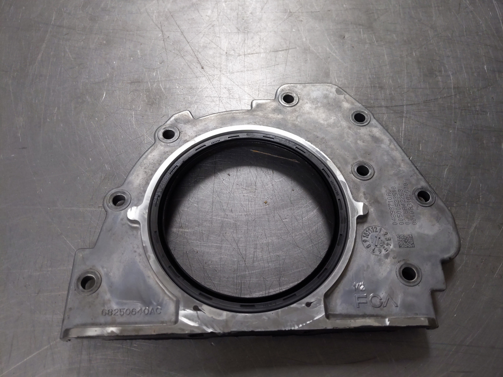 Rear Oil Seal Housing For 19-23 Jeep Cherokee 2.0 04893710AC Turbo