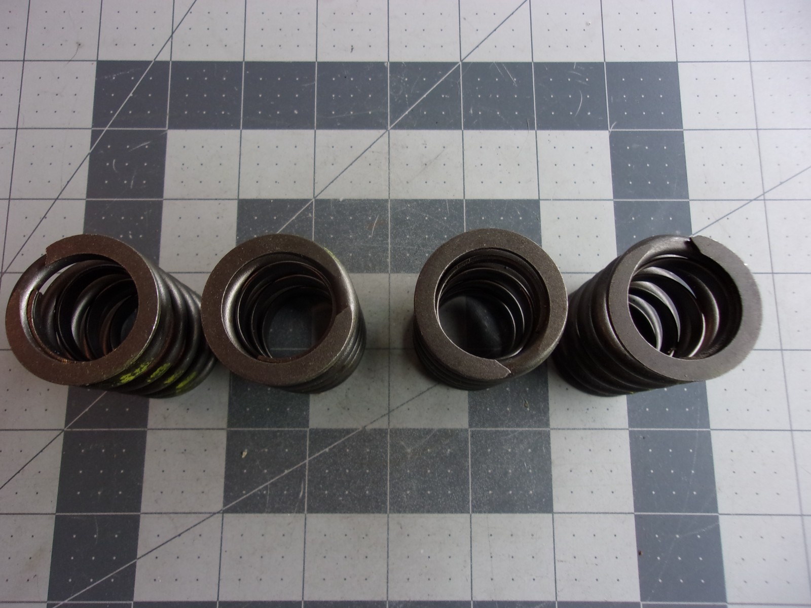 Sealed Power VS1555 (4) Valve Springs
