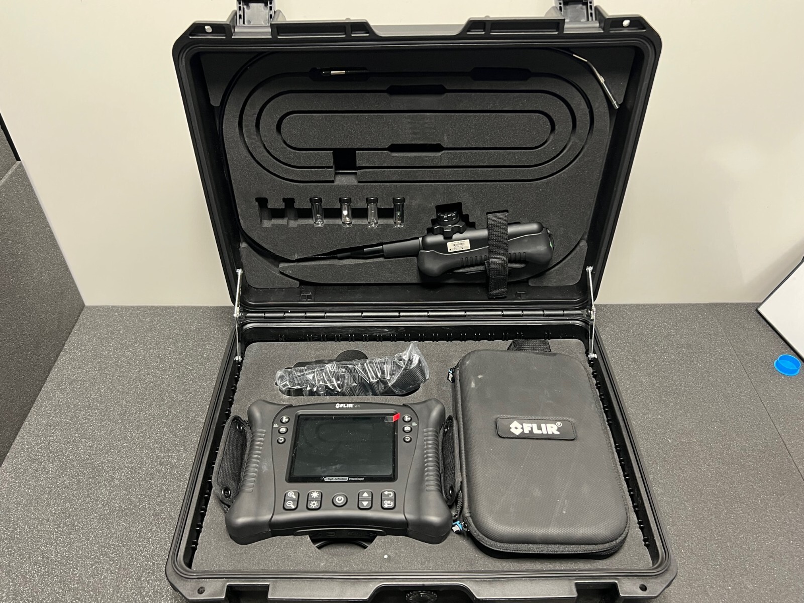 Flir / Teledyne VS70-3W Video Borescope, Wireless Articulation Combo Kit, MINT!!