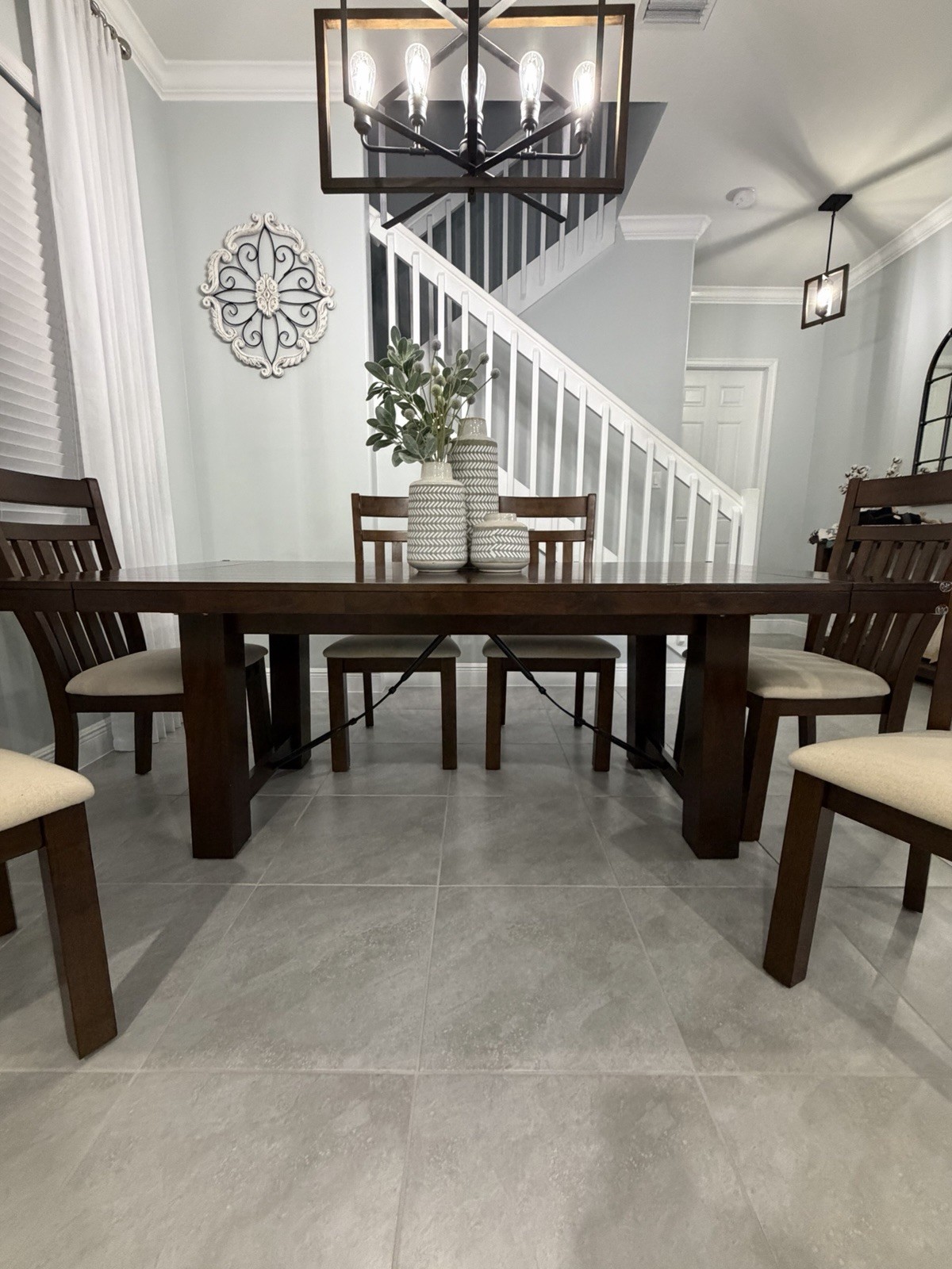 Dining Room Set – Excellent Condition