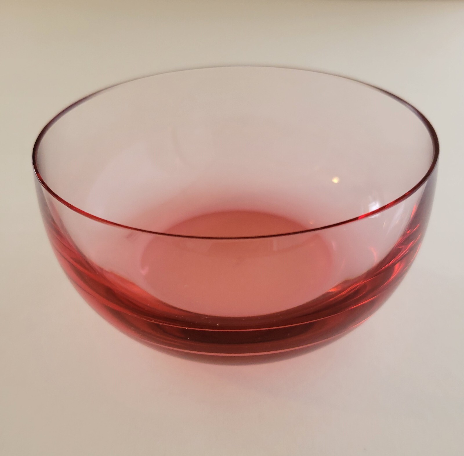 Culbuto Small Bow Plain Rosalin 4 3/4 in Diameter by Moser