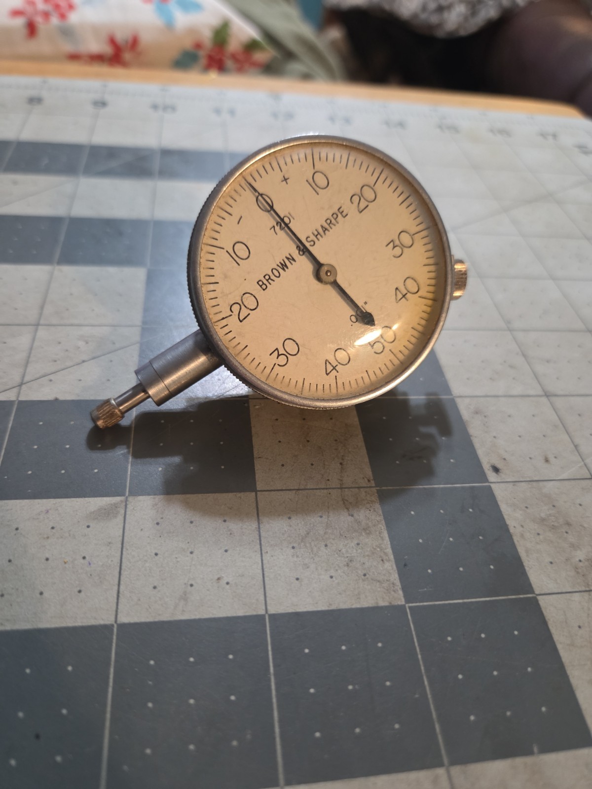 Vintage Brown & Sharpe  Model 7201 Dial Indicator .001"