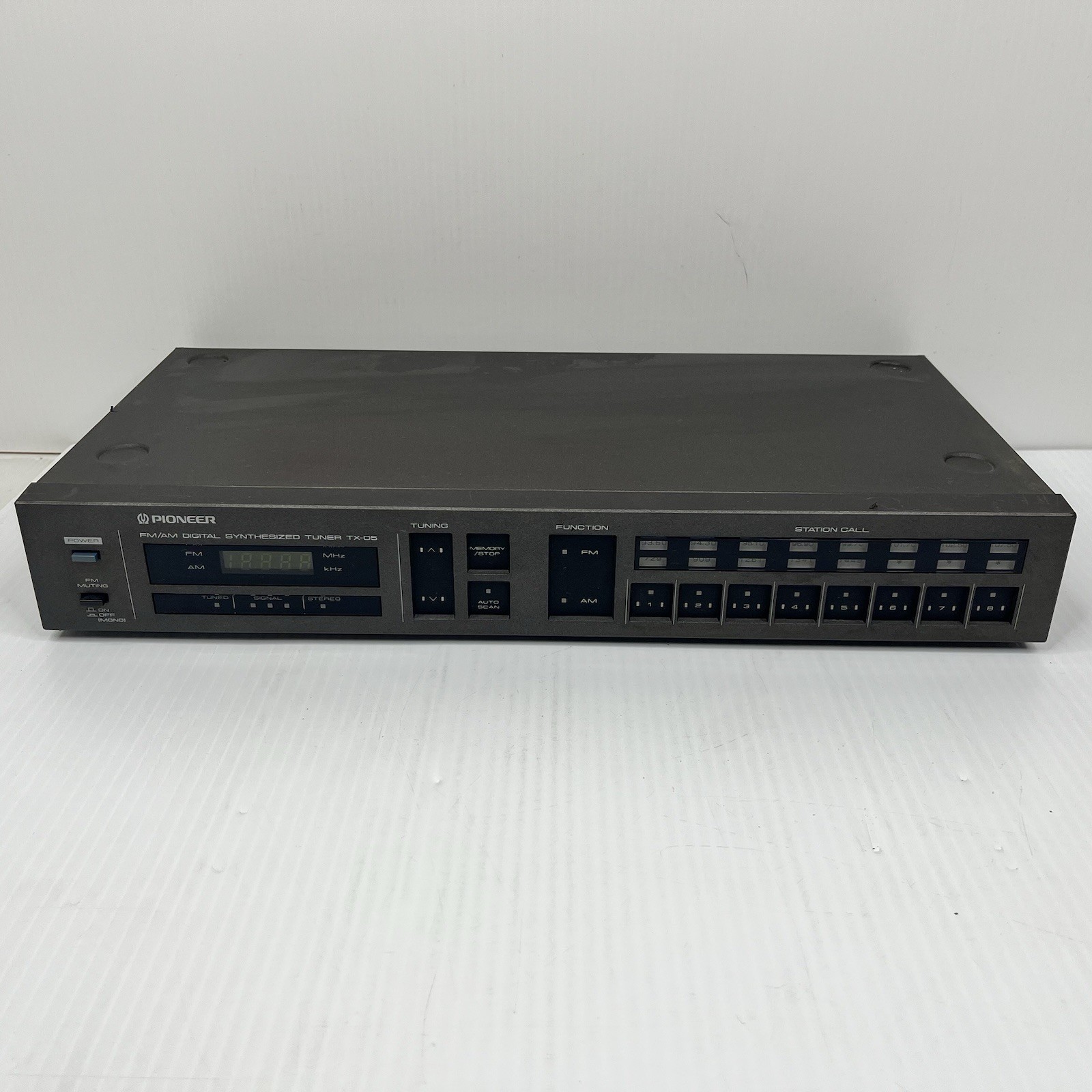 Pioneer TX-05 AM/FM Digital Synthesized Stereo Tuner Tested Working