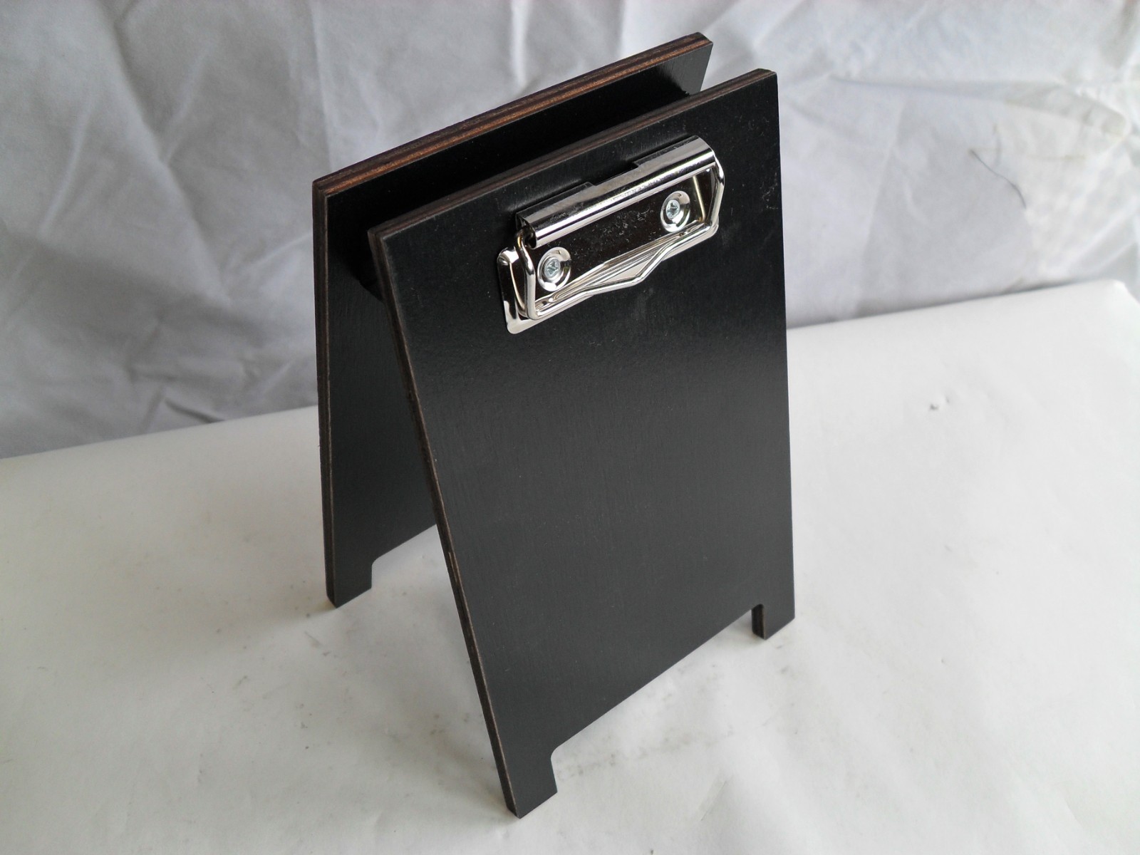 (ct/12) Menu Solutions WDSD-CL-A 4" x 6" Black Wood Menu Board Tent w/ Clip