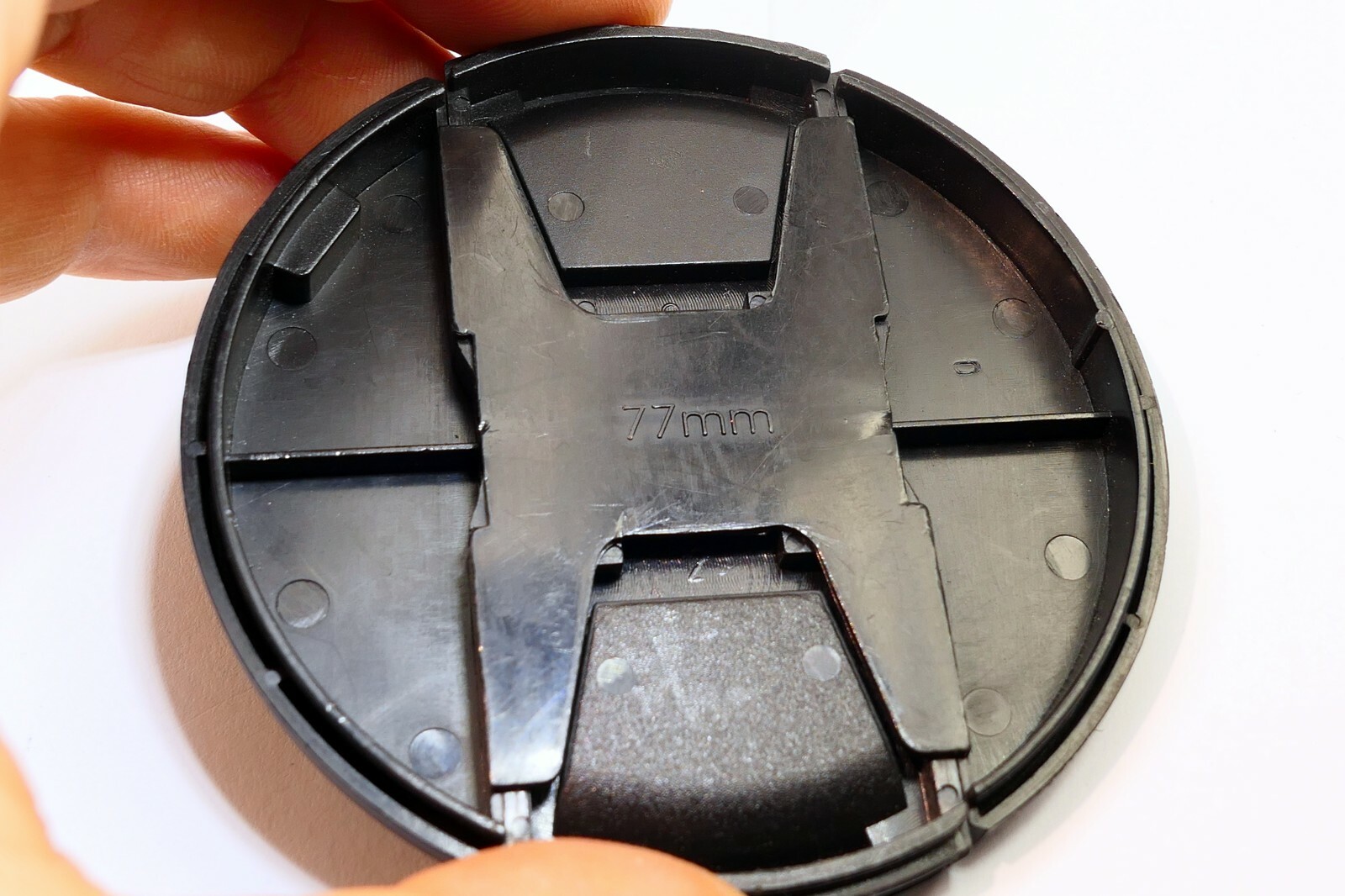 77mm Front Lens Cap - CENTER PINCH -