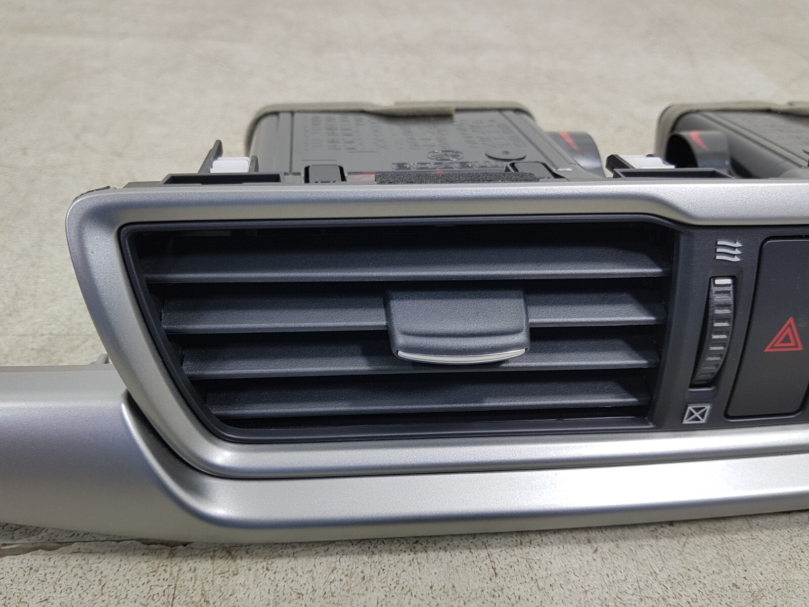 MAZDA 3 MK3 BN 17-18 DASHBOARD AIR VENT & TRIM SET