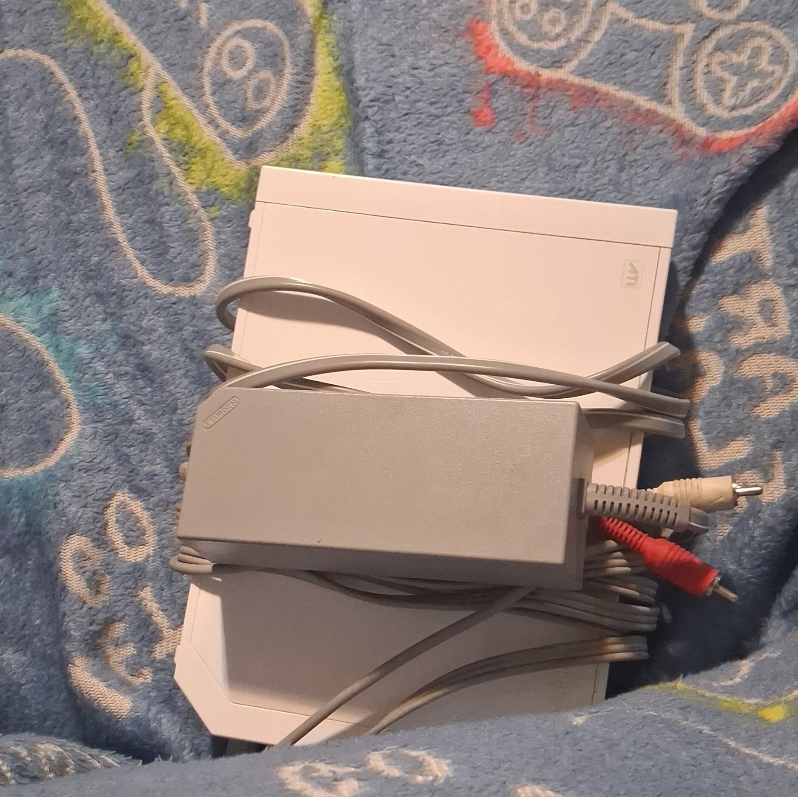 Nintendo Wii Console With Gameboy Compatability Missing A Remote And Sensor Bar