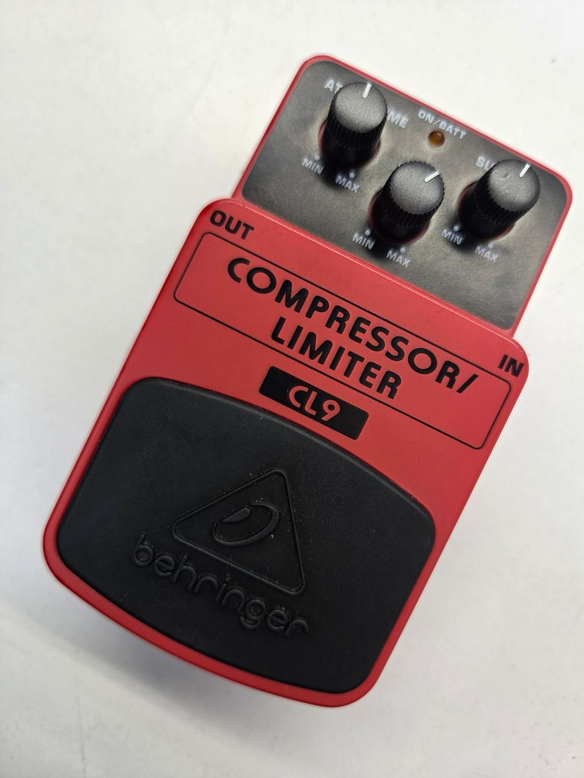 Behringer Compressor/Limiter CL9 Limiter Guitar Effect Pedal / TESTED