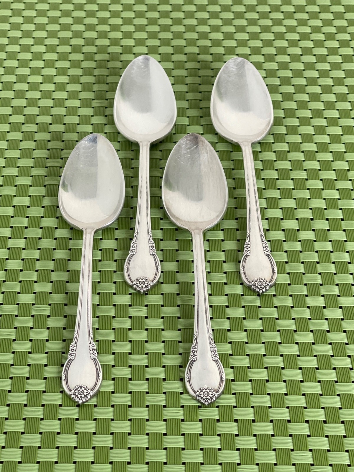 1847 Rogers Bros REMEMBRANCE International Silverplate 4 Teaspoons 1948 Flatware