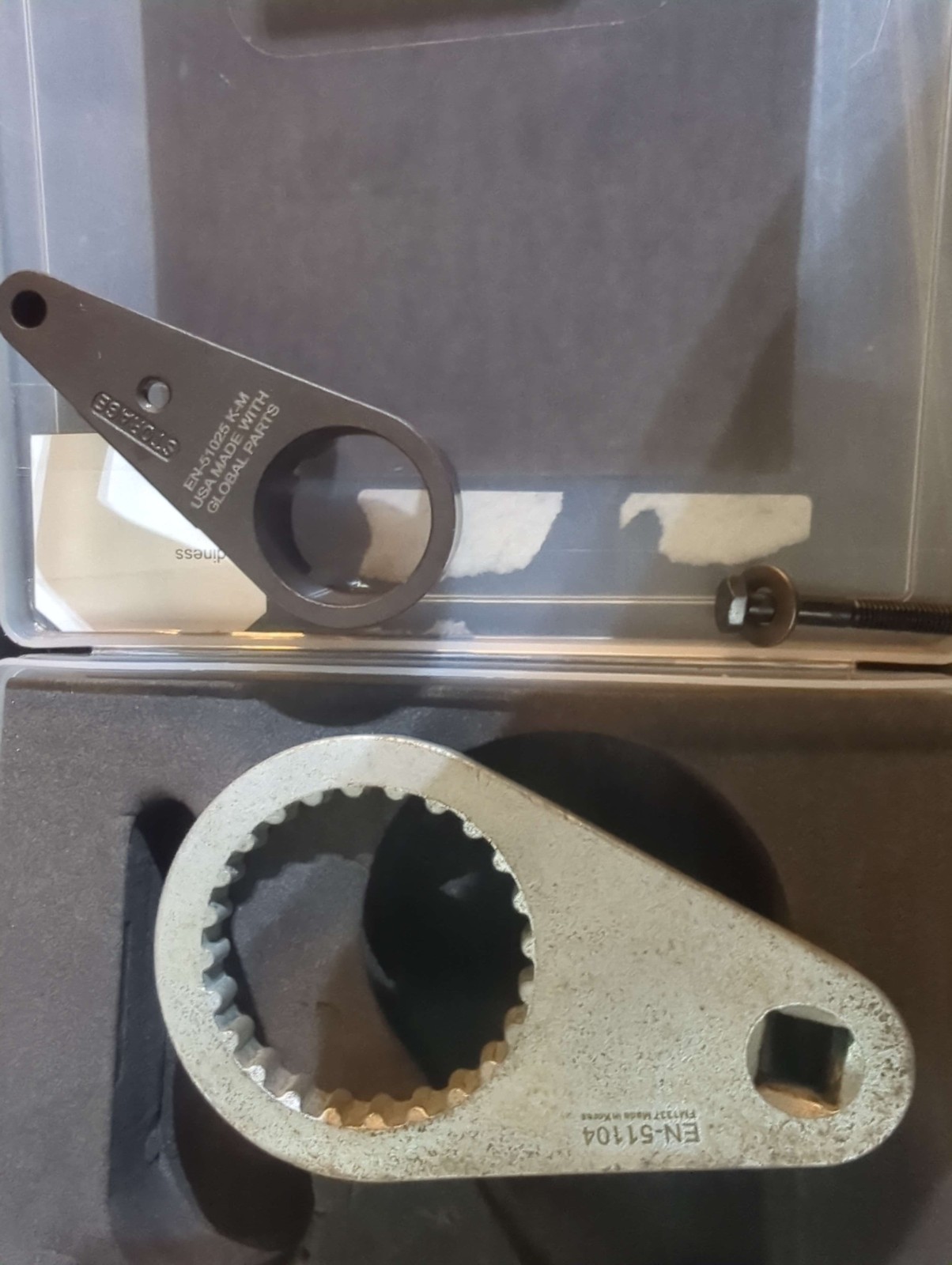Kent Moore EN-51025 and EN-51104 Tool