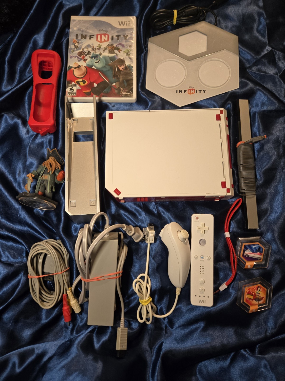 Nintendo Wii Console Bundle Restored - Disney Infinity Base, Figure, & Game