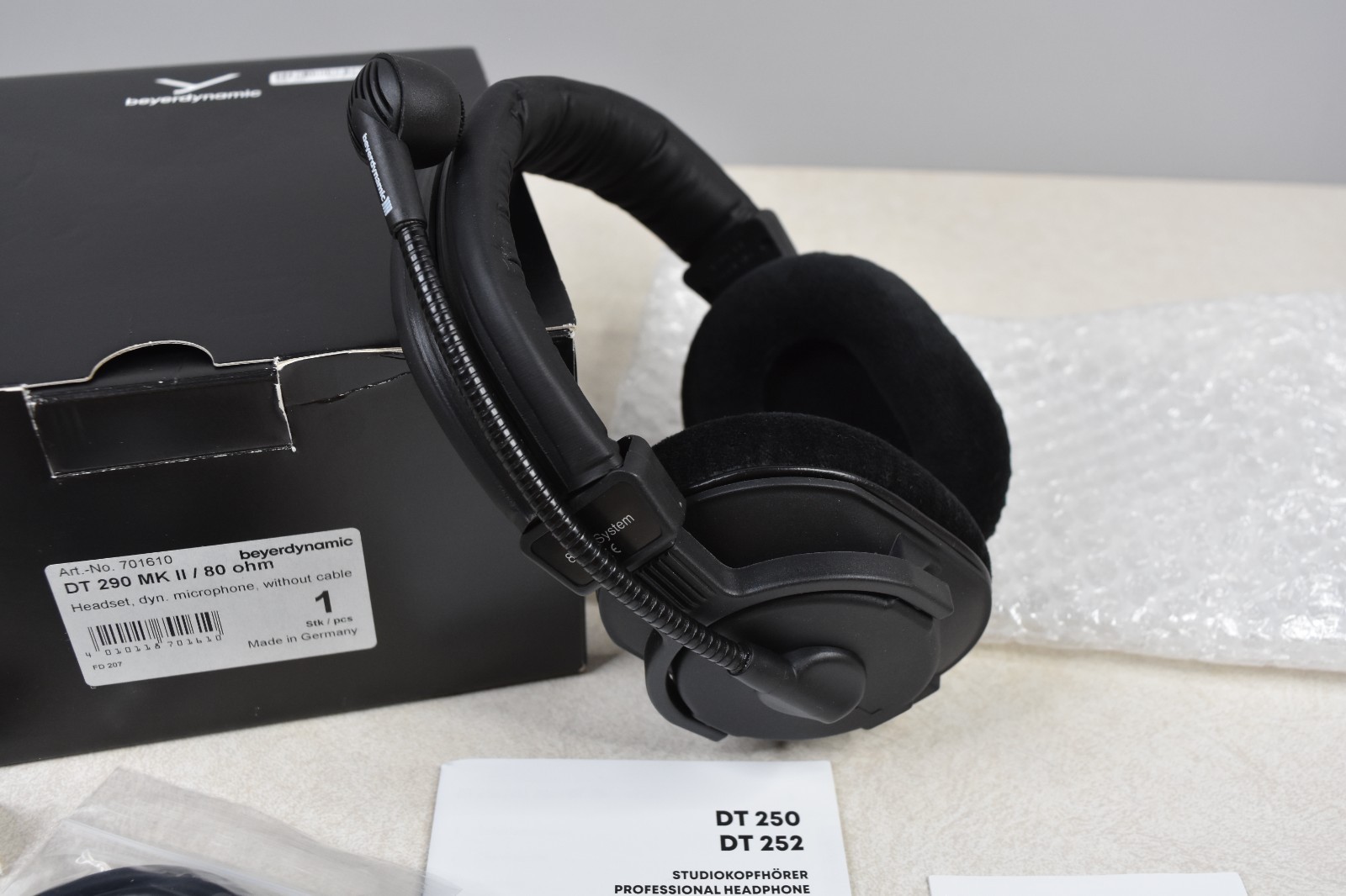 (Lot E7) Beyerdynamic DT 290 MK II / 80 ohm Headset with Dynamic Microphone