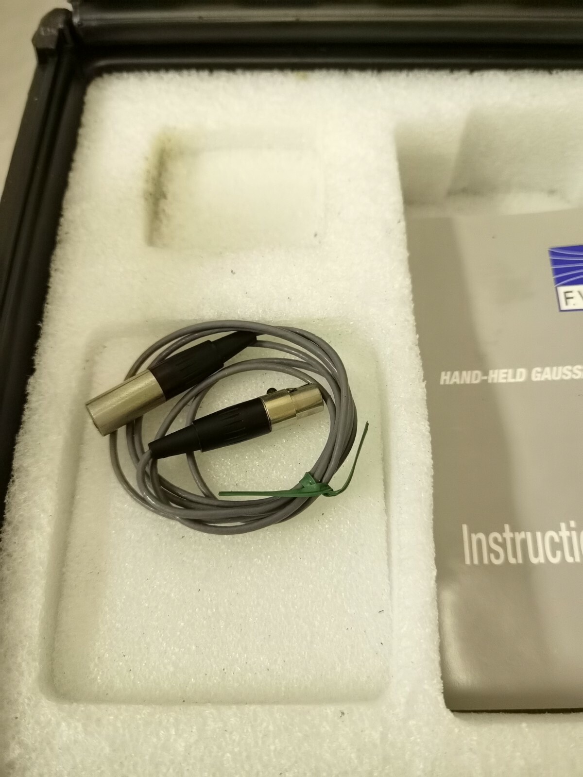 Hand Held Gauss/Tesla Meter. Model 4048 (EW Bell)
