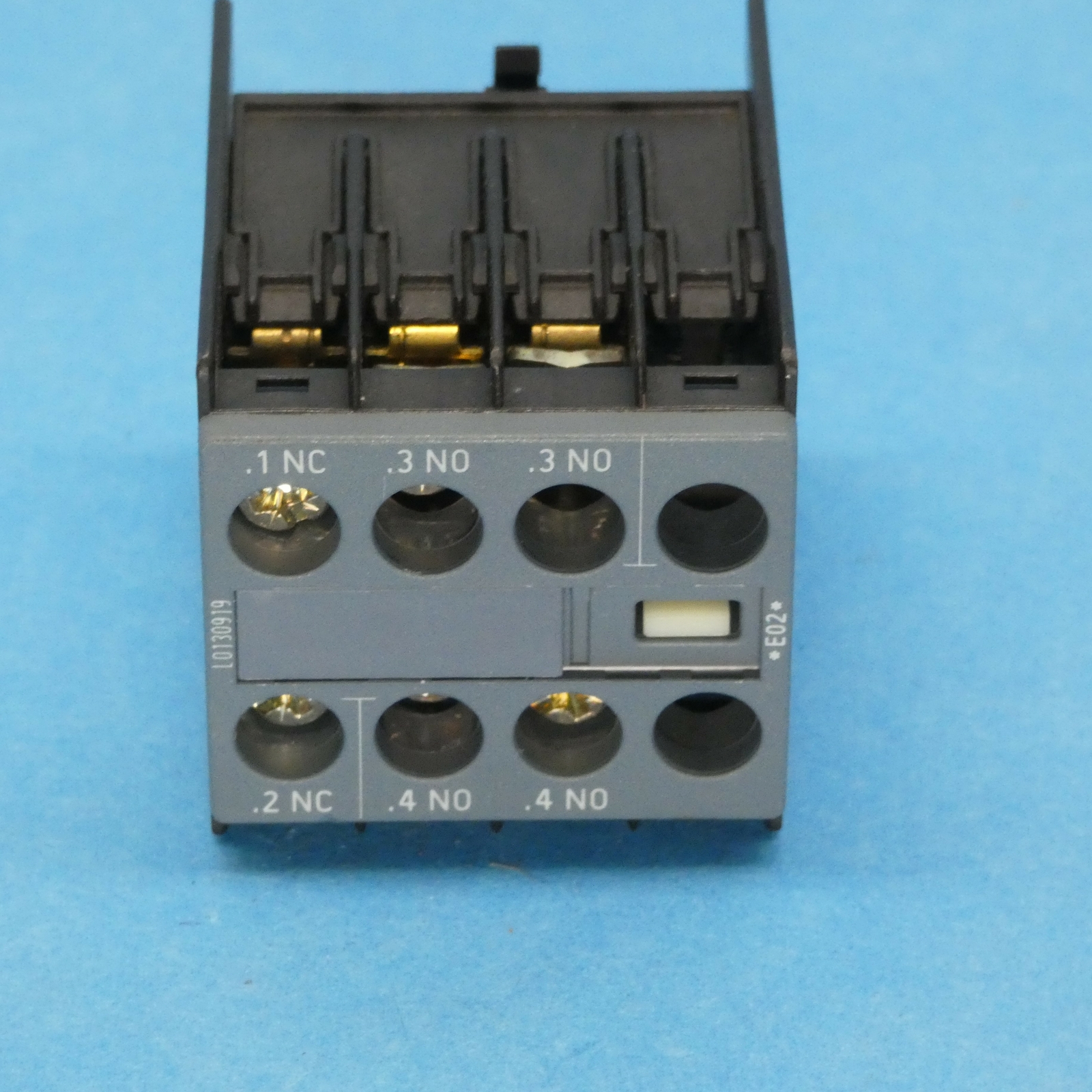 Siemens 3RH29111HA21 Sirius Auxiliary Contact Front Mount 2 NO & 1 NC