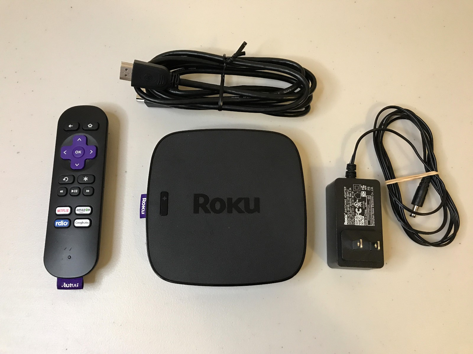 Roku Ultra 4660X2 4K Streaming Media Player w/ Remote & Cables - Tested Working
