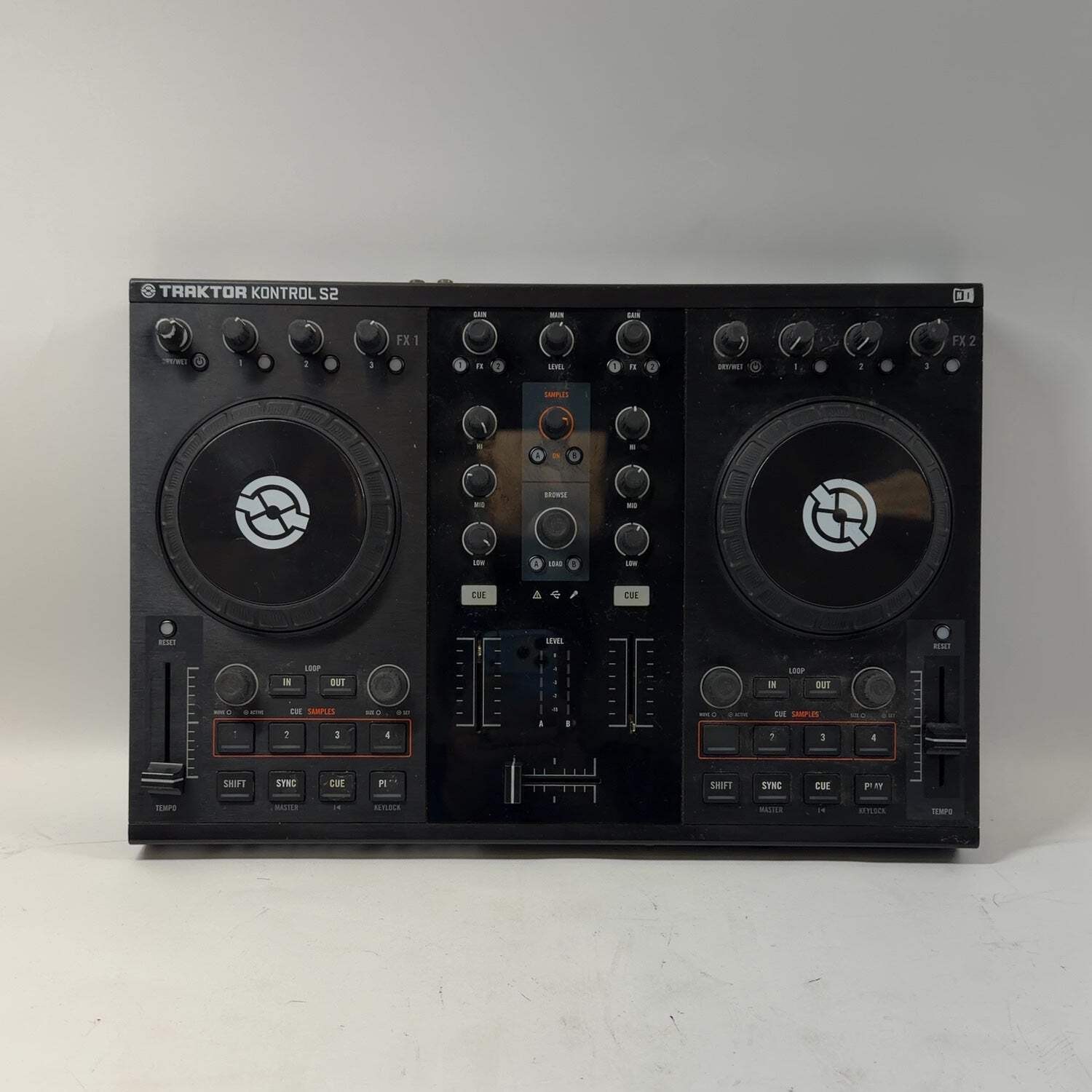 Native Instruments Traktor Kontrol S2 2-channel DJ controller