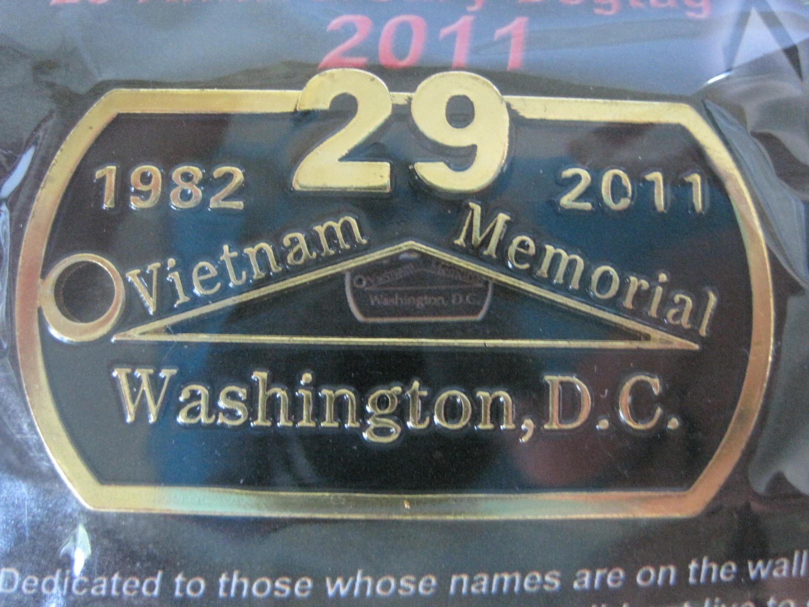 VIETNAM VETERAN'S MEMORIAL WALL 2011 DOGTAG PIN  - MADE BY GUNZ - NEW