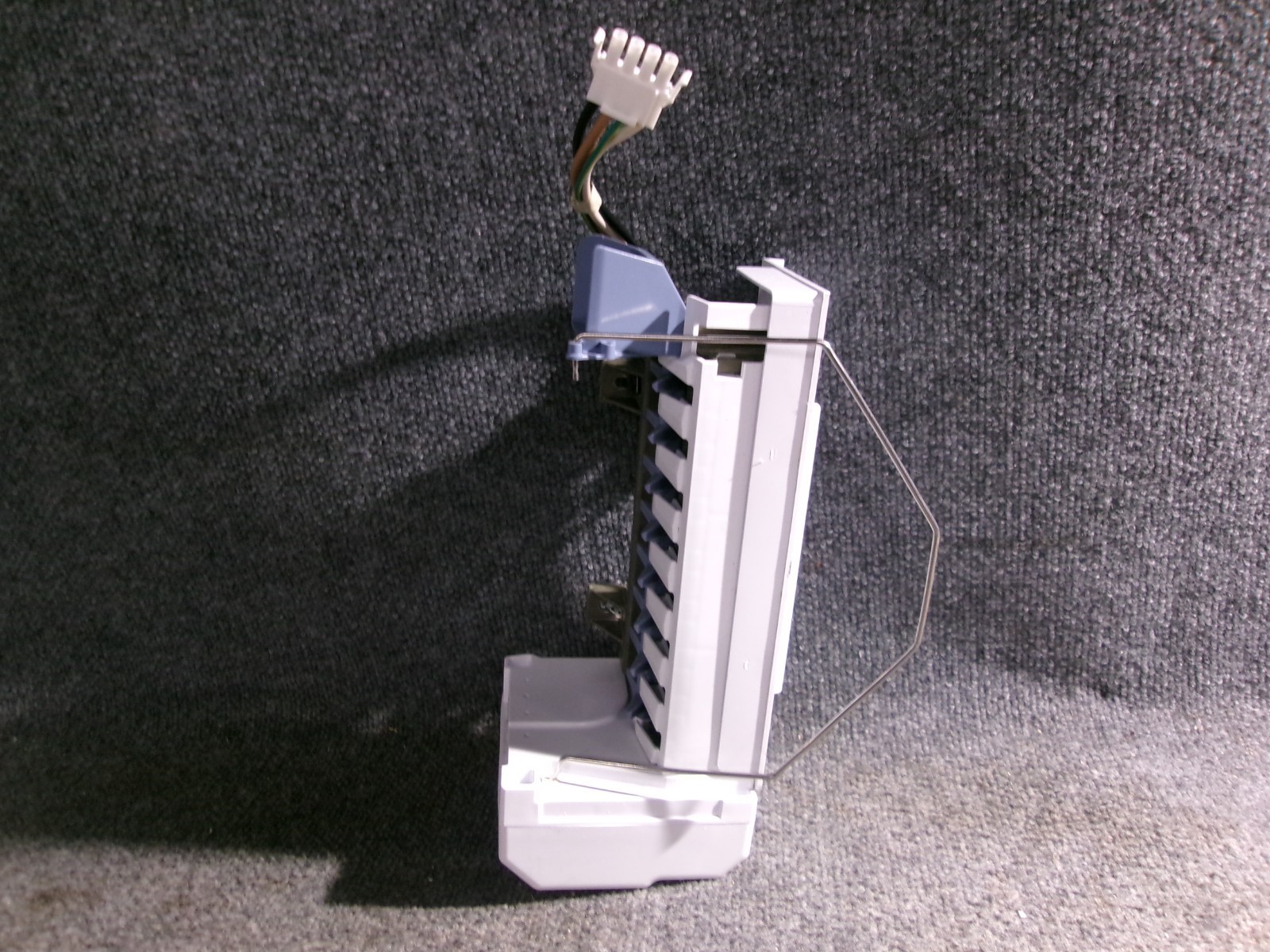 W10884390 WHIRLPOOL REFRIGERATOR ICEMAKER