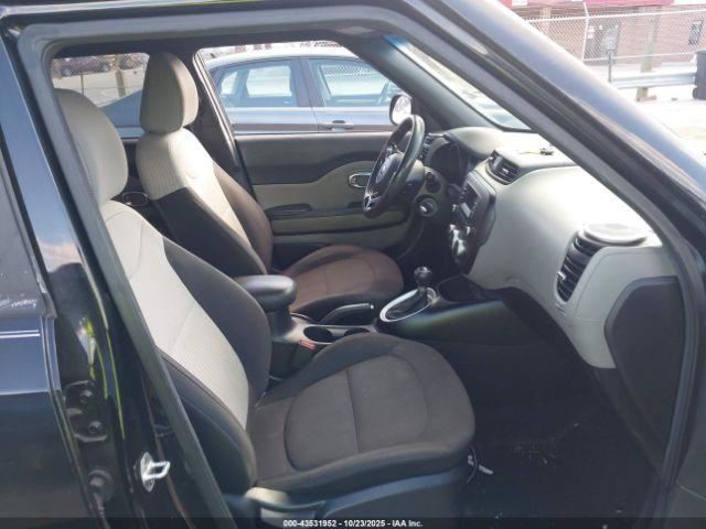 SOUL 2016 Glove Box 4915424