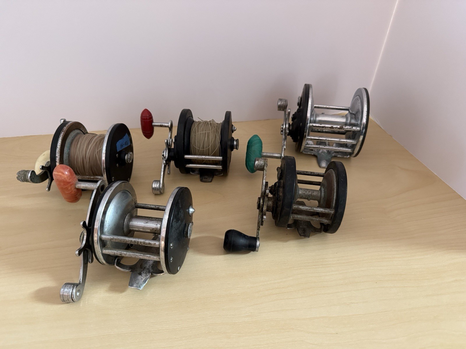 5 Vntg Fishing Reels Lot ~ Penn Long Beach 65, Penn Bayhead, 112 Ocean City + B4