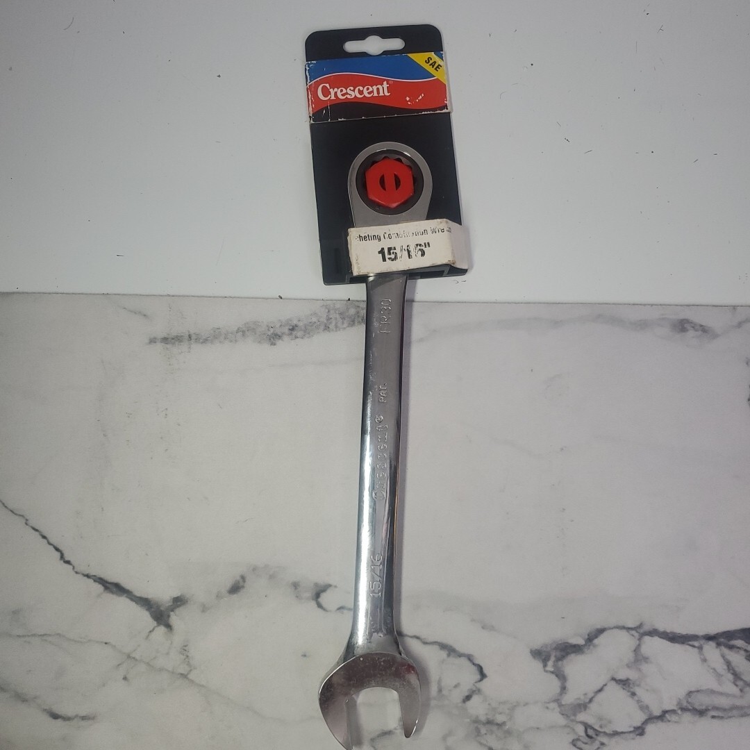 Crescent Ratcheting Combination Wrench, 90-Tooth, 12-Point, 15/16" Inch (FR30)