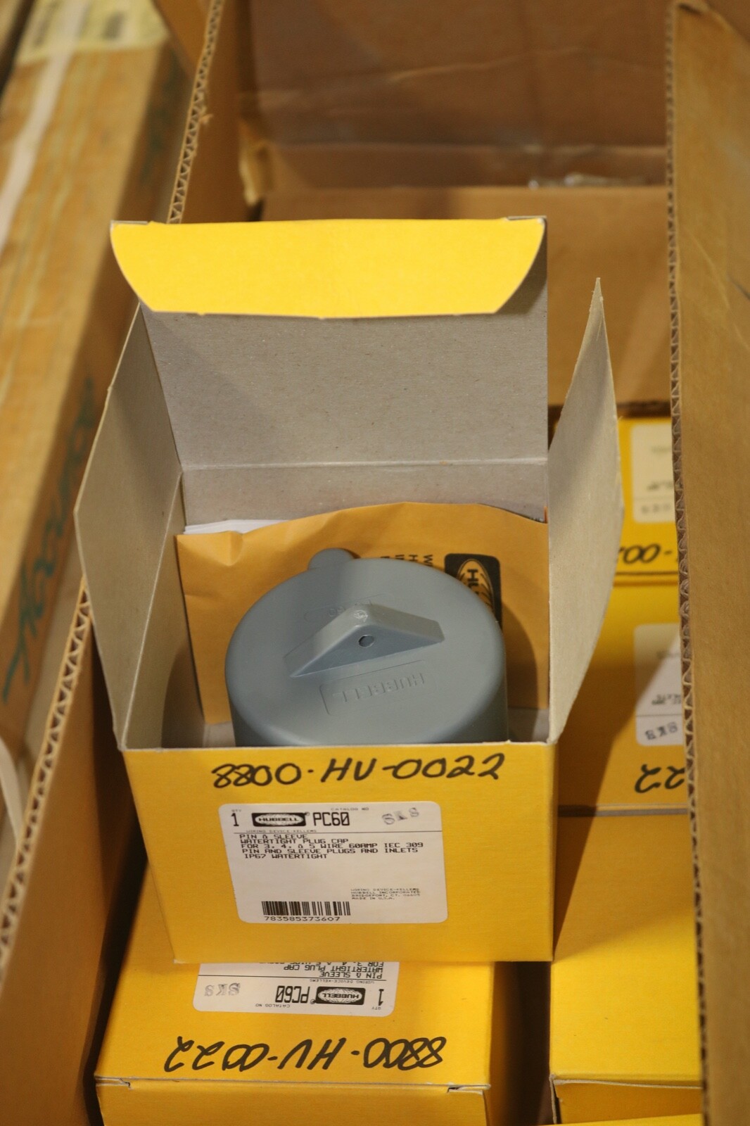 NEW  Hubbell PC60 Marine Closure Cap