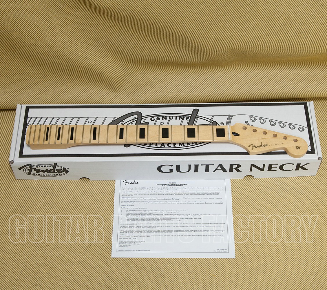 099-4552-921 Fender Player Series Strat-Stratocaster 22 Maple Neck Black Block