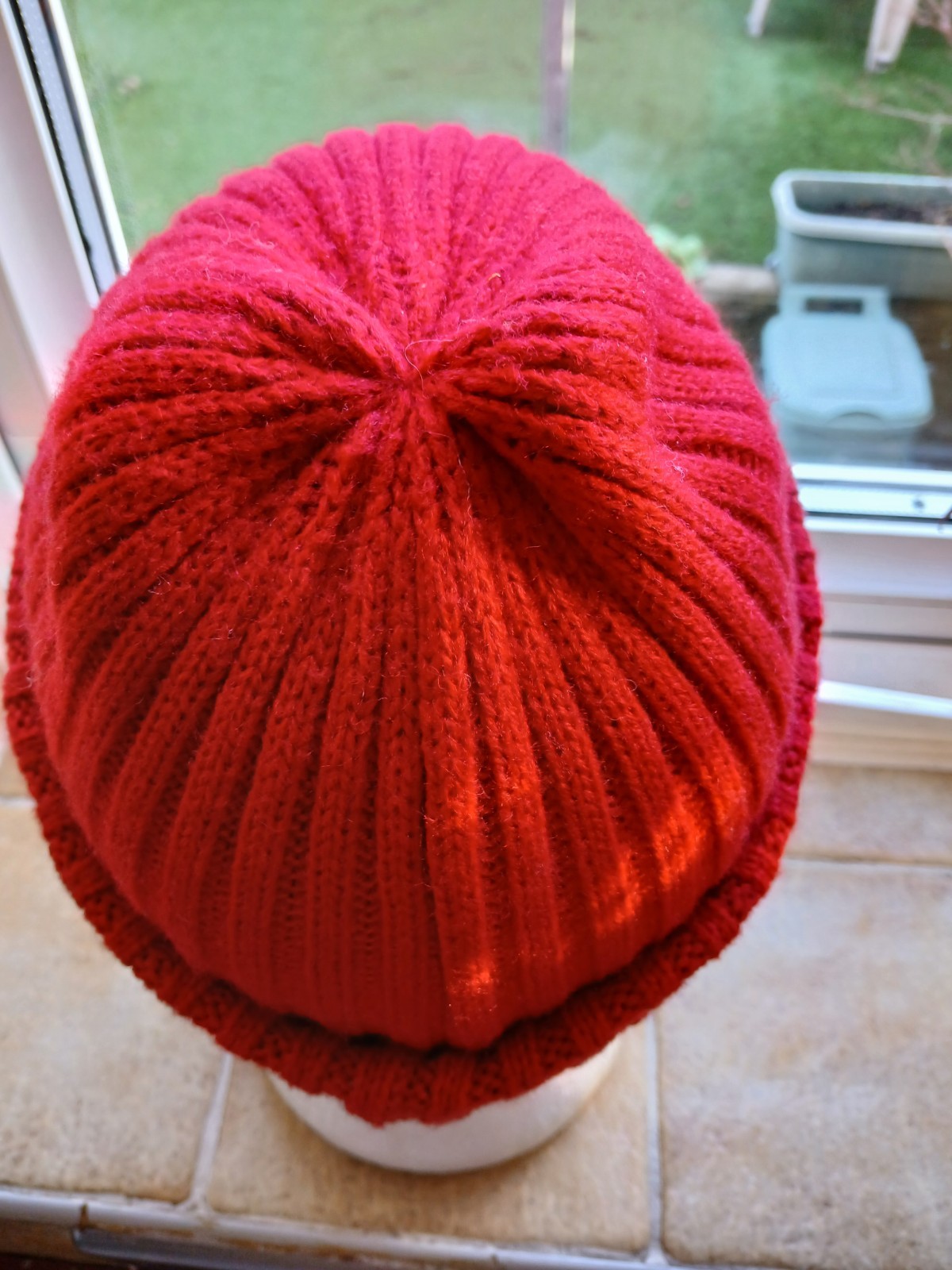 H&M Red Ribbed Acrylic Beanie Hat One Size Unisex NWOT