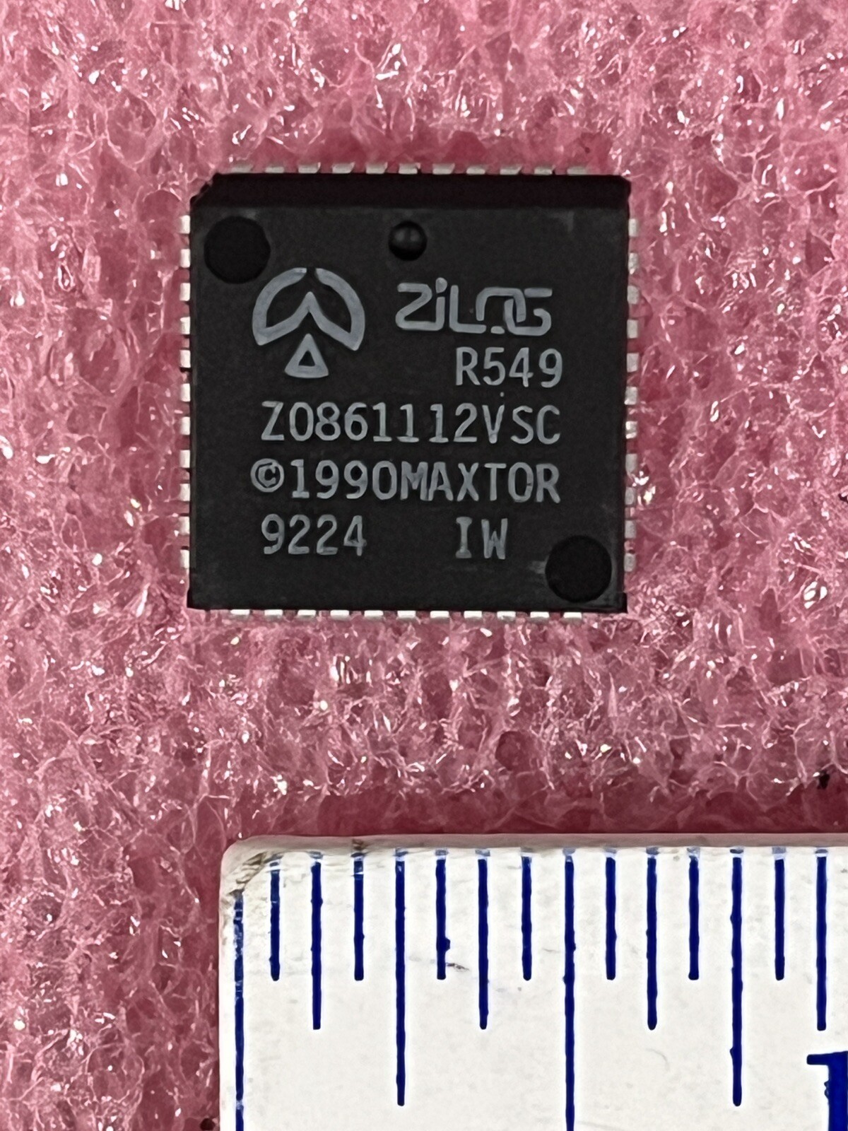 Z0861112VSC SINGLE CHIP MCU W/ 4K ROM 44 PLCC ZILOG (LOT OF 1)
