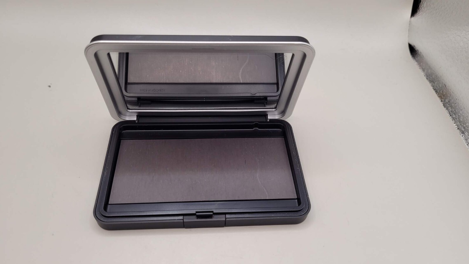 MAKEUP FOR EVER EMPTY METAL PALETTE MEDIUM 3X4 INCH
