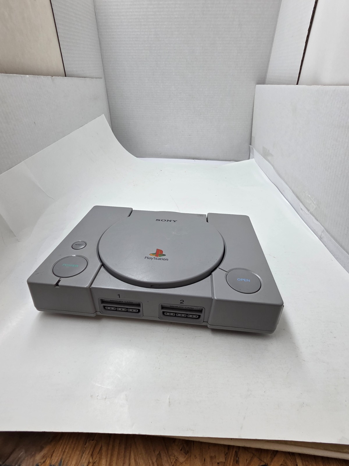 SONY PLAYSTATION 1 SCPH 9001 CONSOLE  NO POWER FOR PARTS OR REPAIR #i33