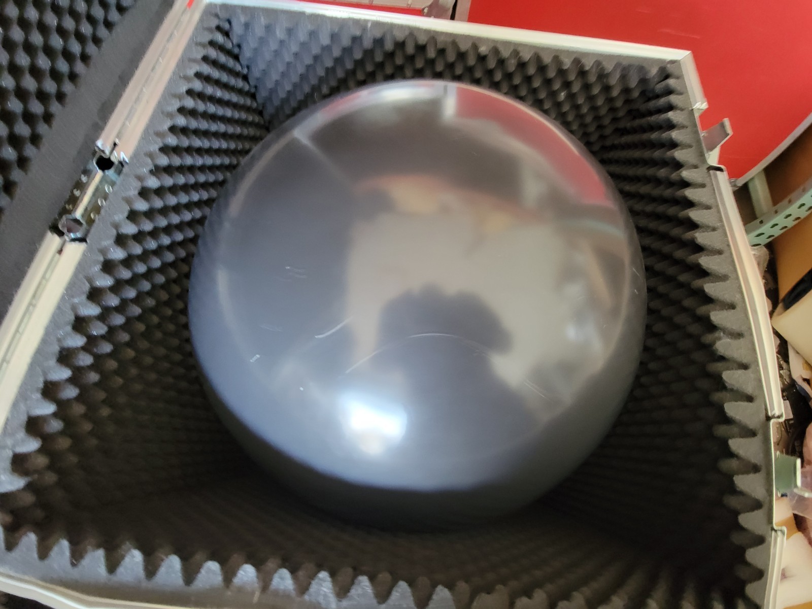 Pufferfish interactive Display sphere works with Barco F35 (NOT INCLUDED)