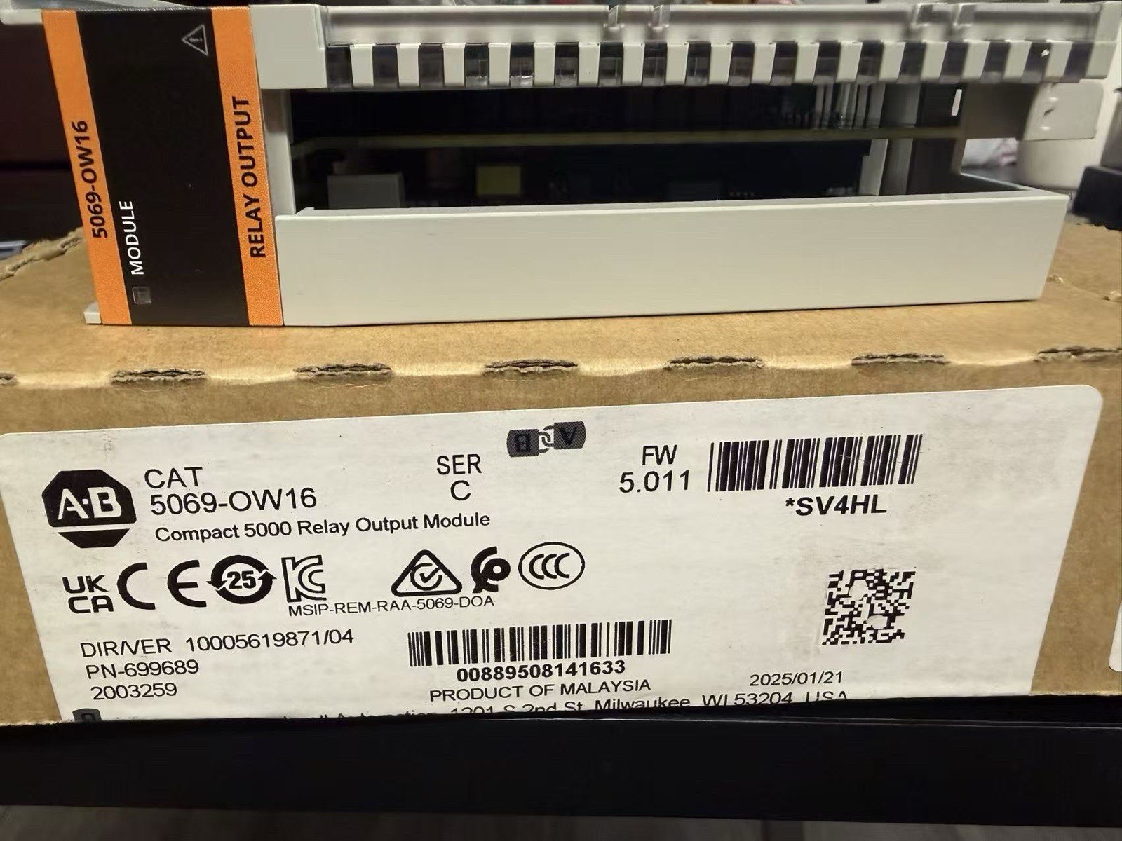 Allen-Bradley 5069-OW16 B Compact 5000 Relay Output Module, Factory Sealed