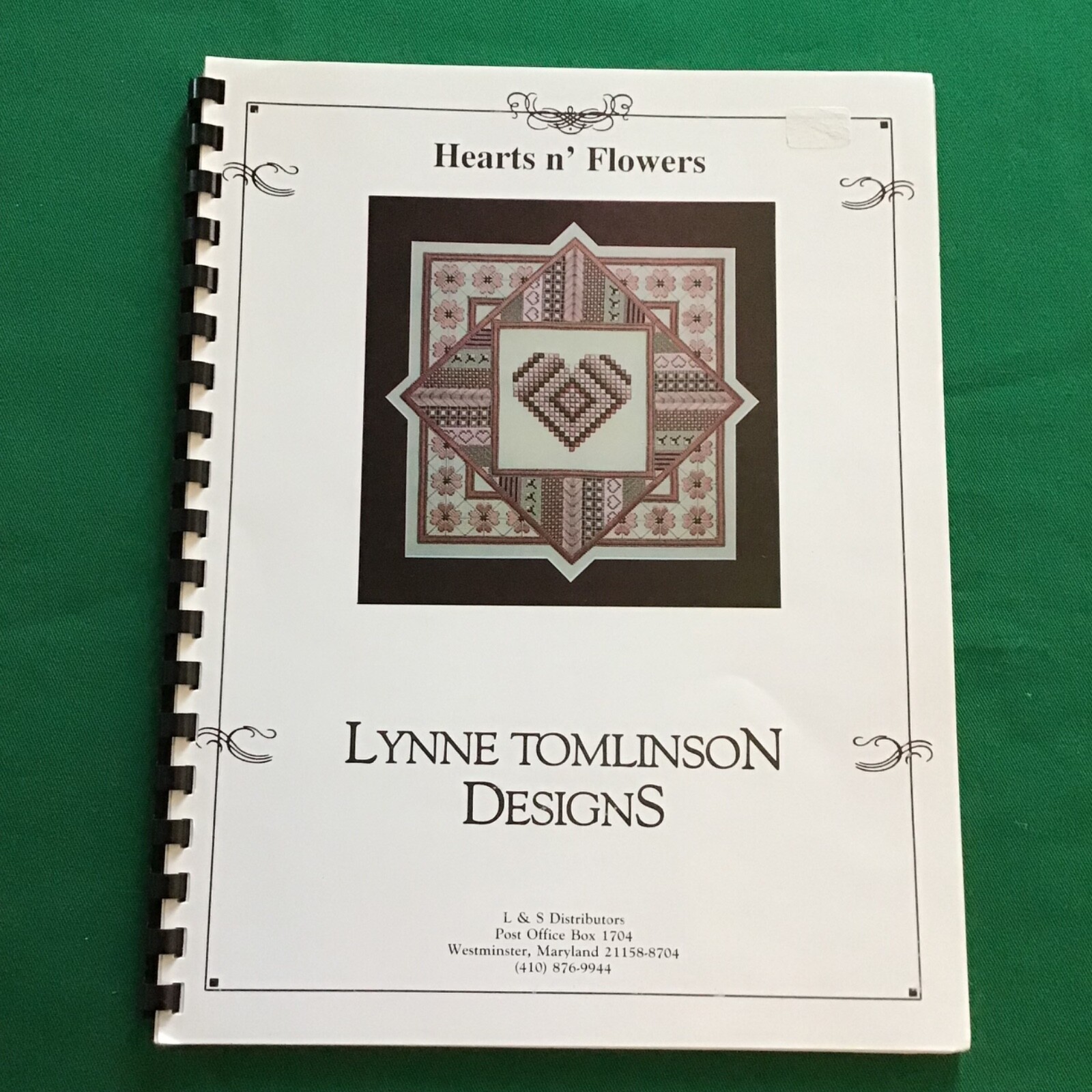 Hearts & Flowers by Lynne Tomlinson Designs needlepoint pattern