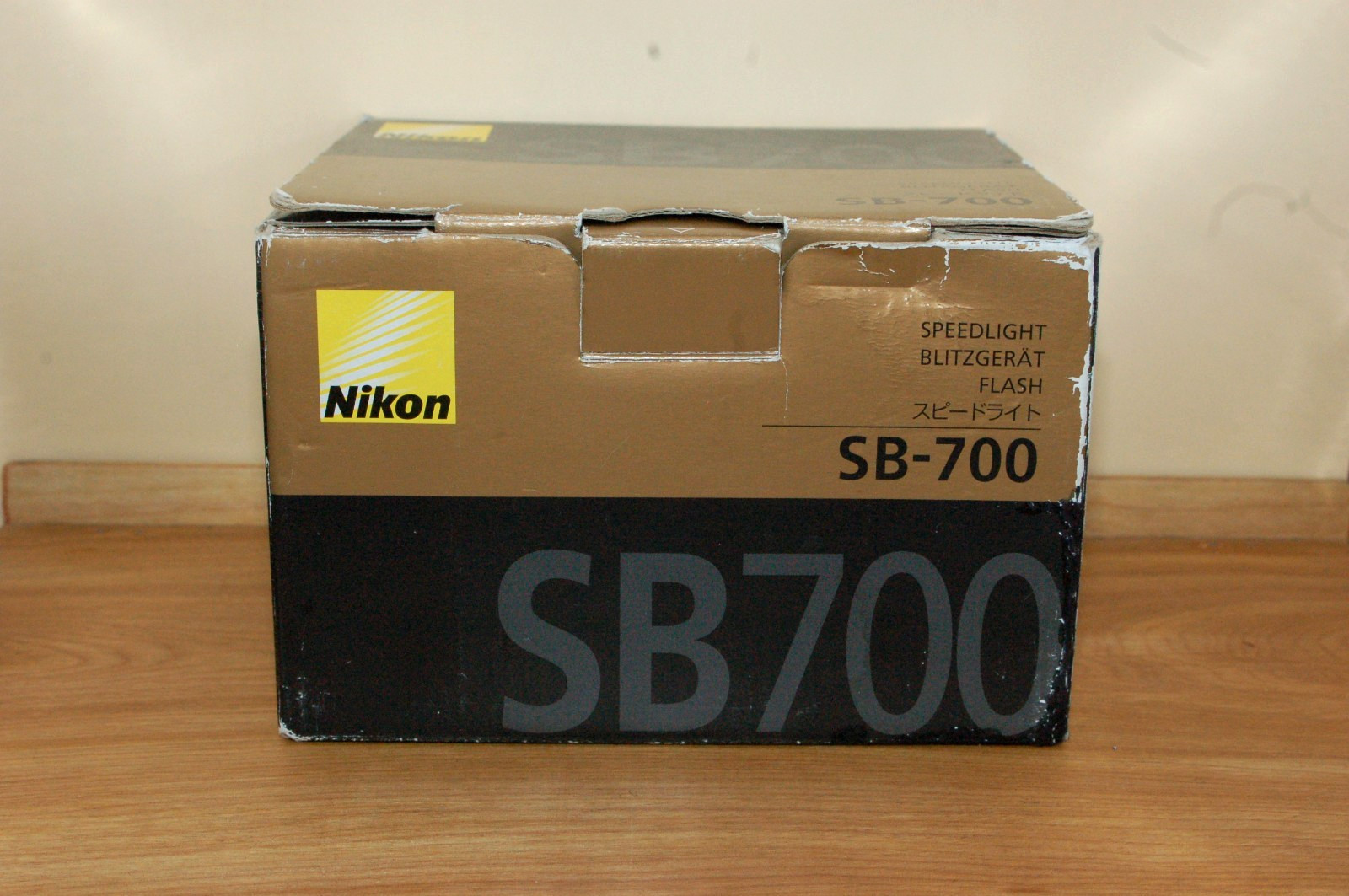 Nikon SB-700 Speedlight Flash - Fully Tested With Original Box & NIKON Case
