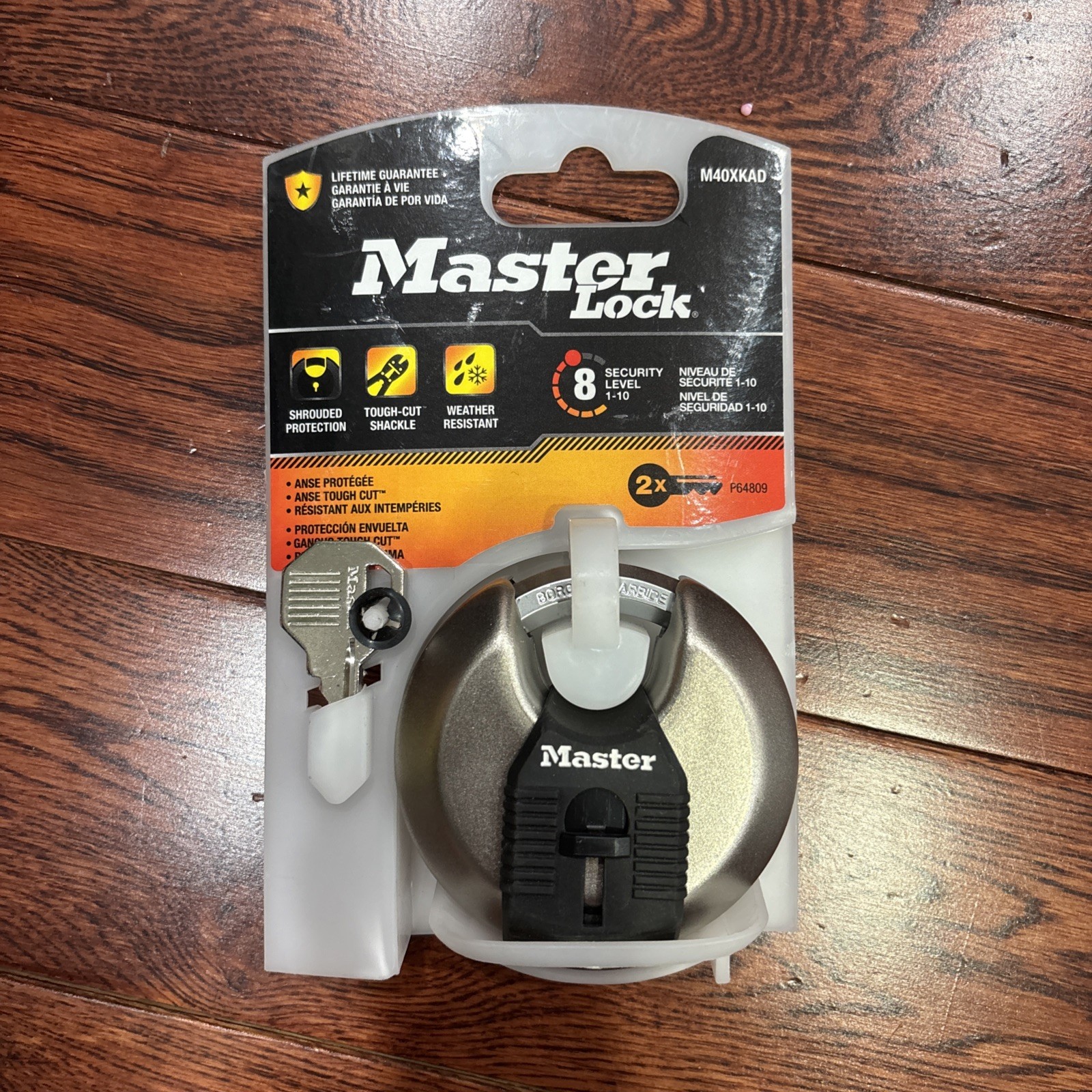 Master Lock M40XKAD Magnum Heavy Duty Stainless Steel Discus Padlock with 2 Keys