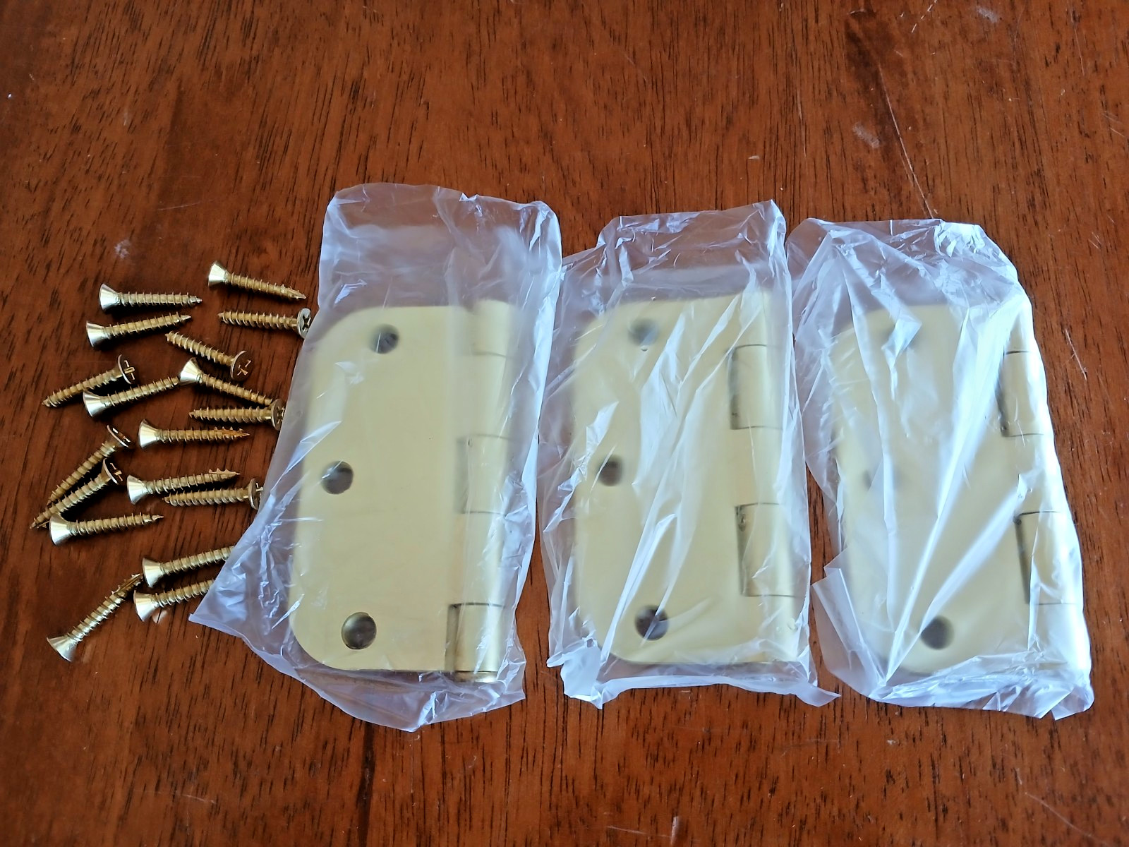 Everbilt 751863 Satin Brass Finish Door Hinges 3 1/2 " with 5/8" Radius, 3 Pack