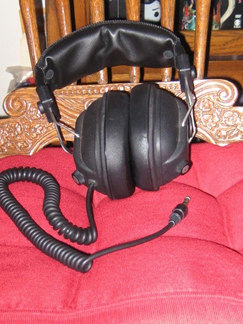 VINTAGE ~ MG~ HEADPHONES ~Tested and Work.