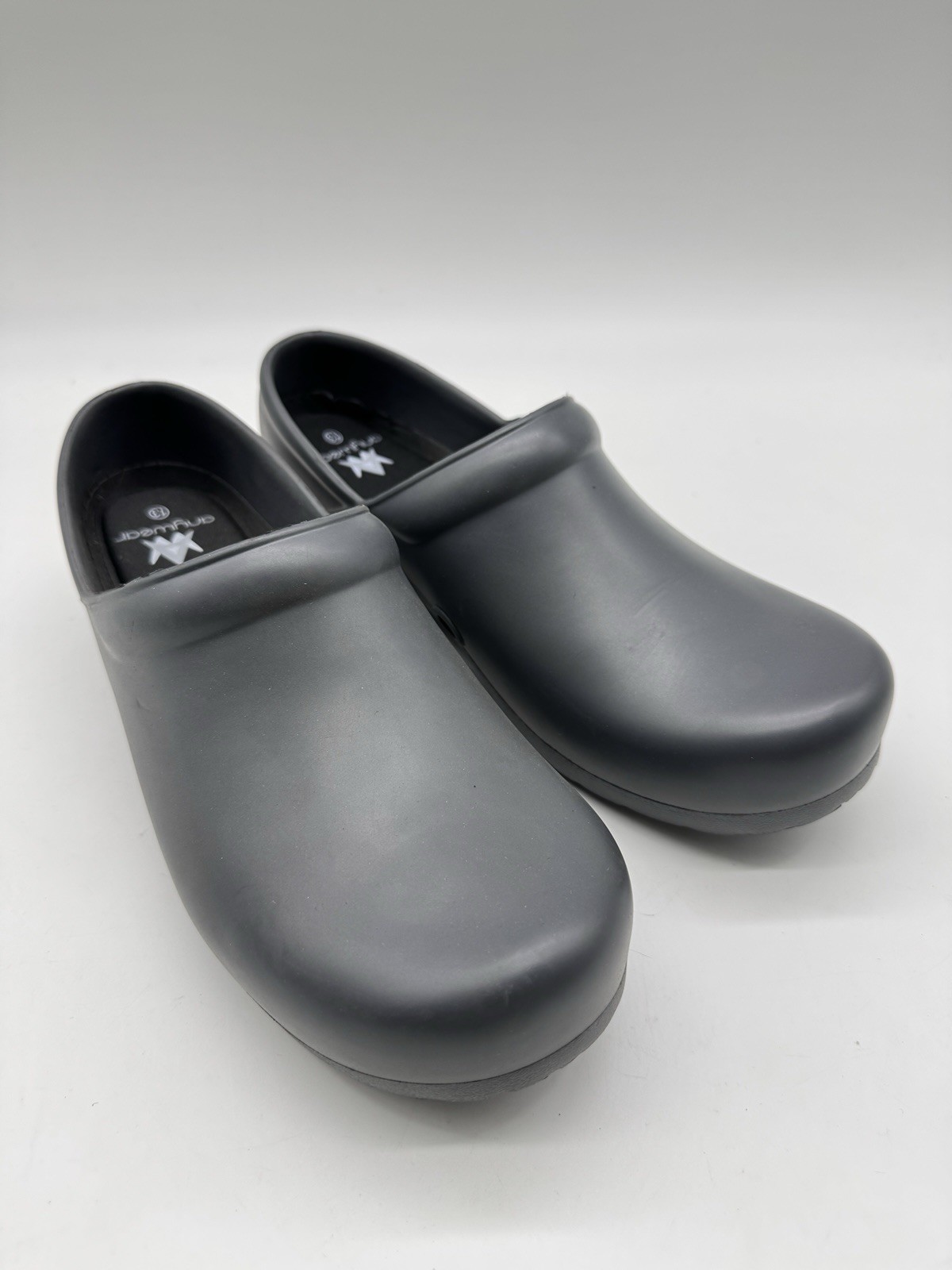 Anywear Unisex Anti Slip Closed Back EVA Nursing Clogs Shoes - Size W13 M11