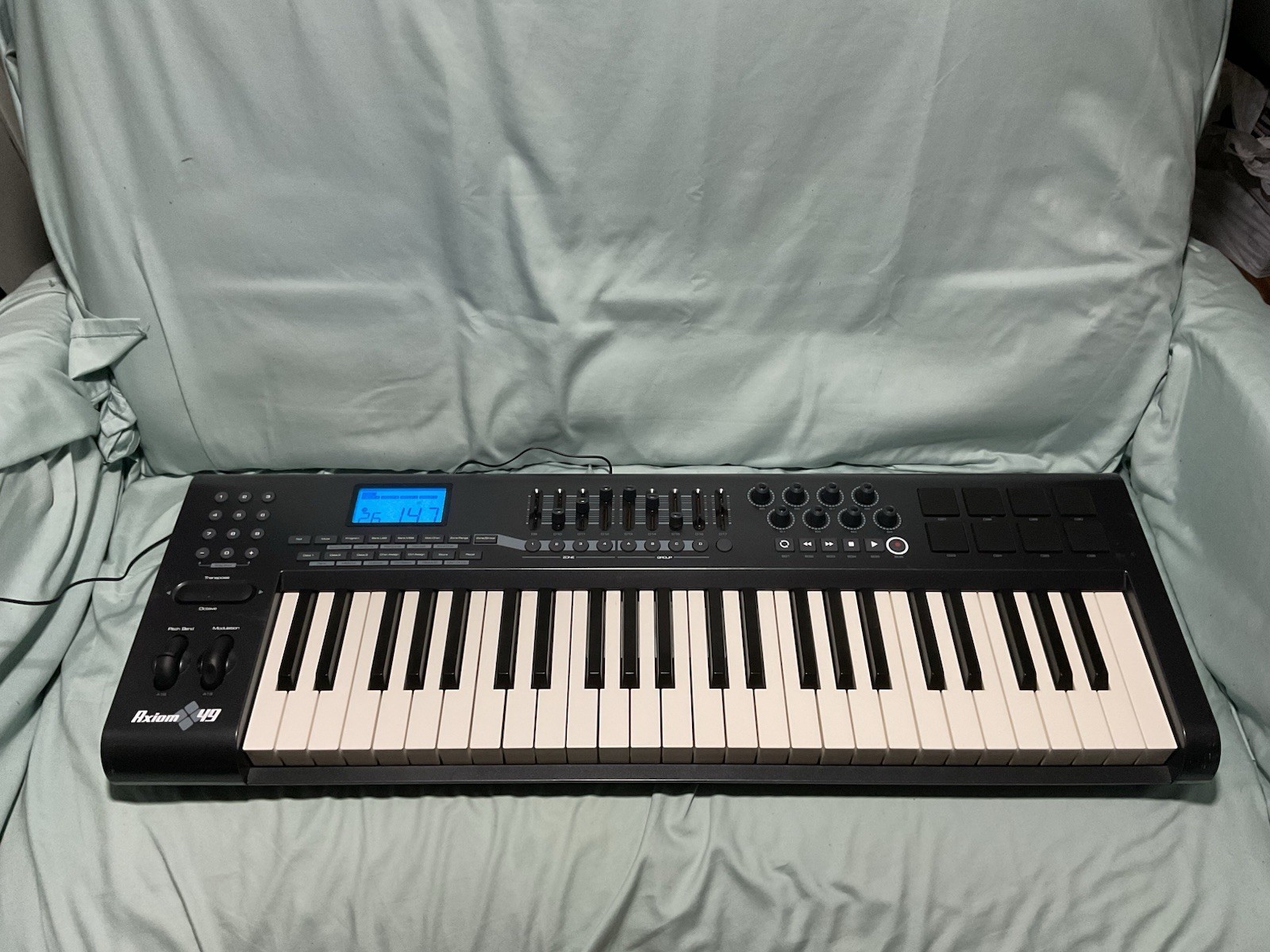 M-Audio Axiom 49 Semi-Weighted 49-Key MIDI Keyboard Controller USB Drum Pads