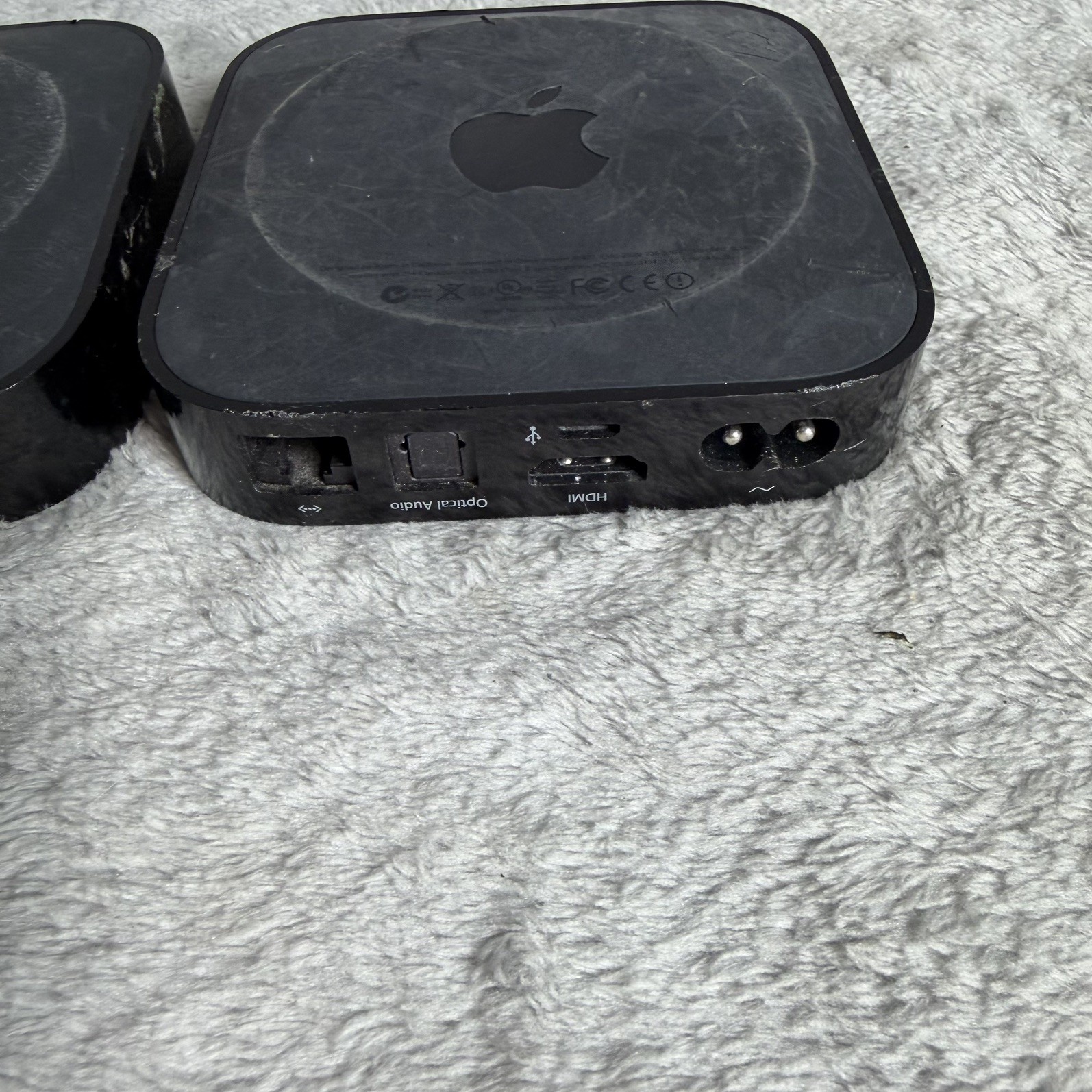 2 Apple TV UNTESTED no power cable