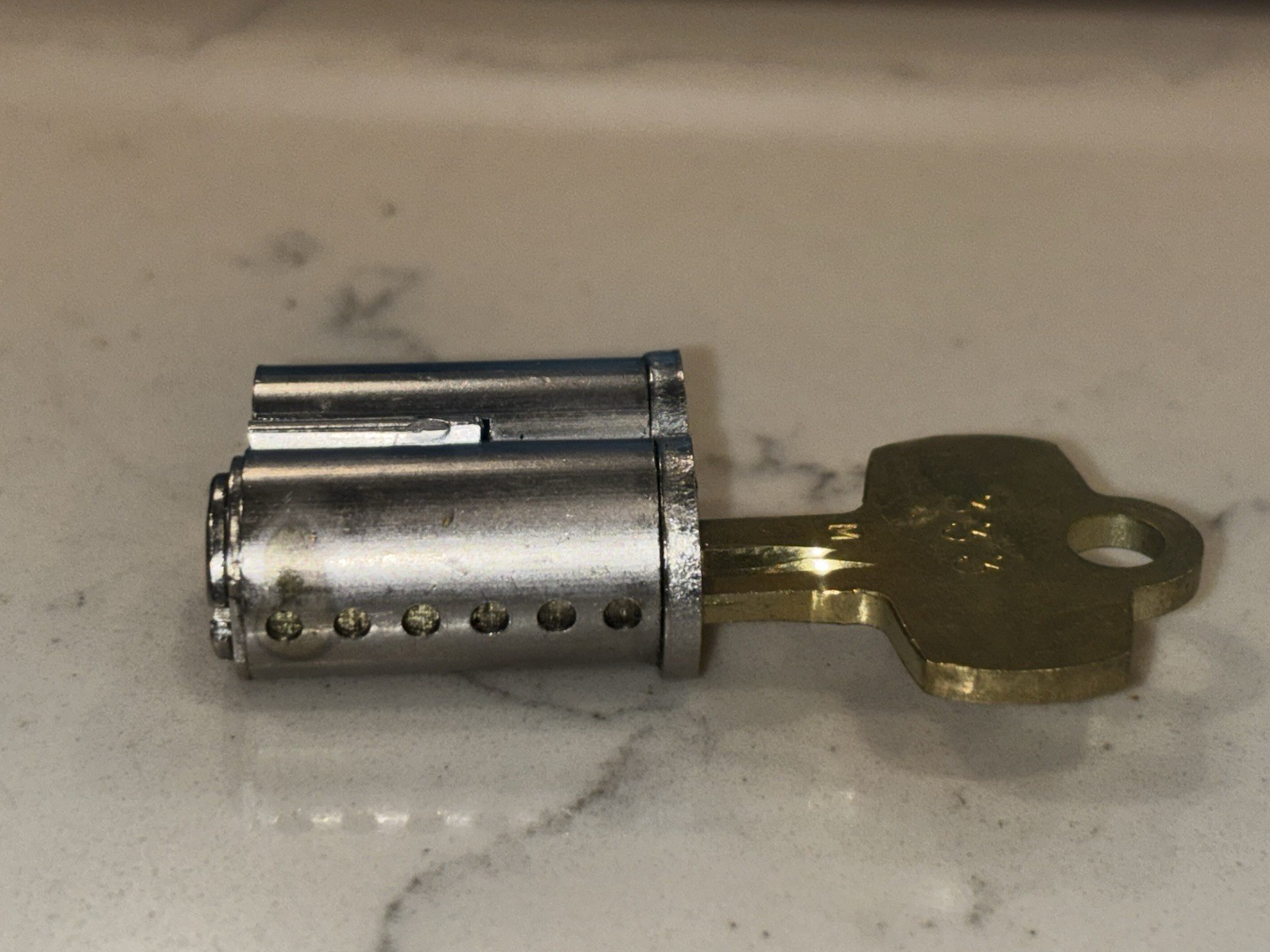 1 - BEST C BLANK CORE PIN 6 PIN 1 KEYS AND 1 CORE Code 333 LOCKSMITH