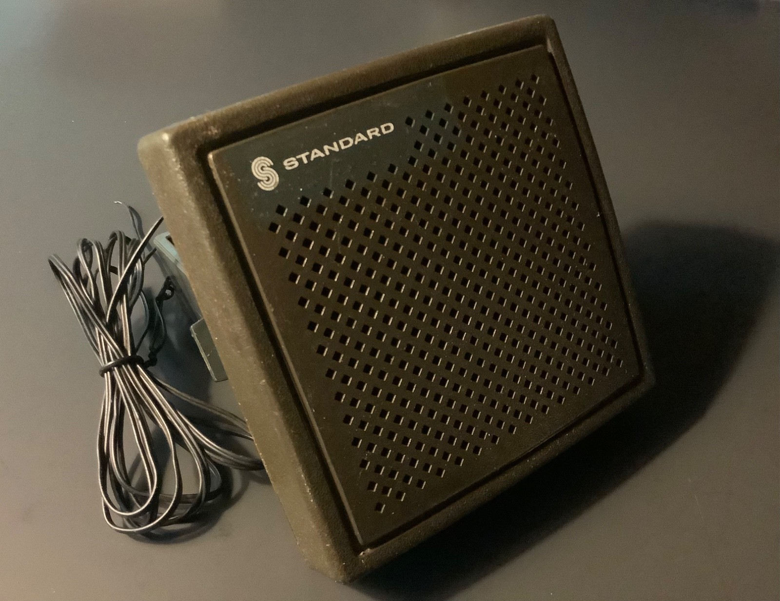 STANDARD COMMUNICATIONS CORP SC-U 201S Communication Speaker w/Mounting Bracket