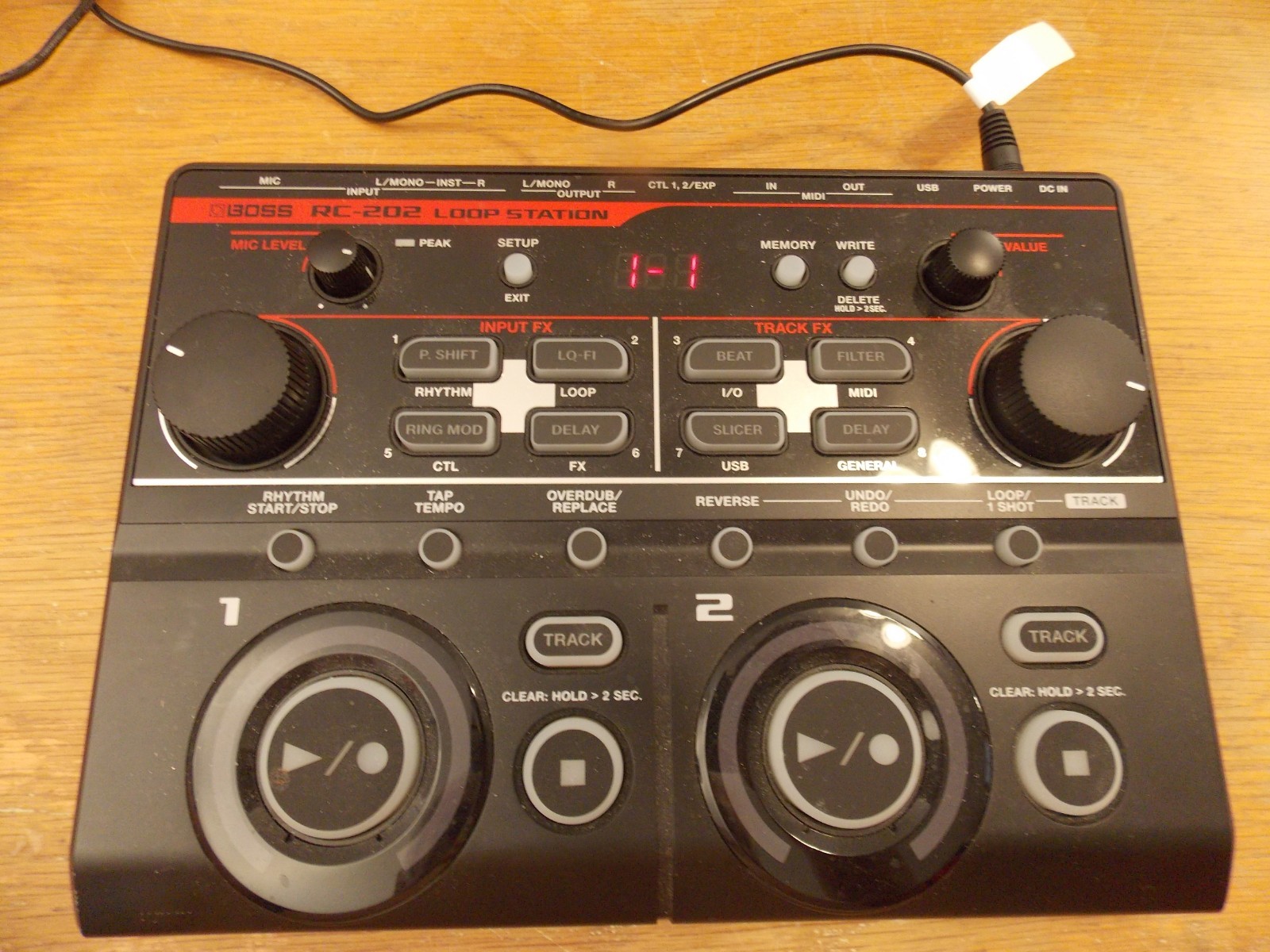 Boss RC202 Compact Tabletop Two-Track Loop Station