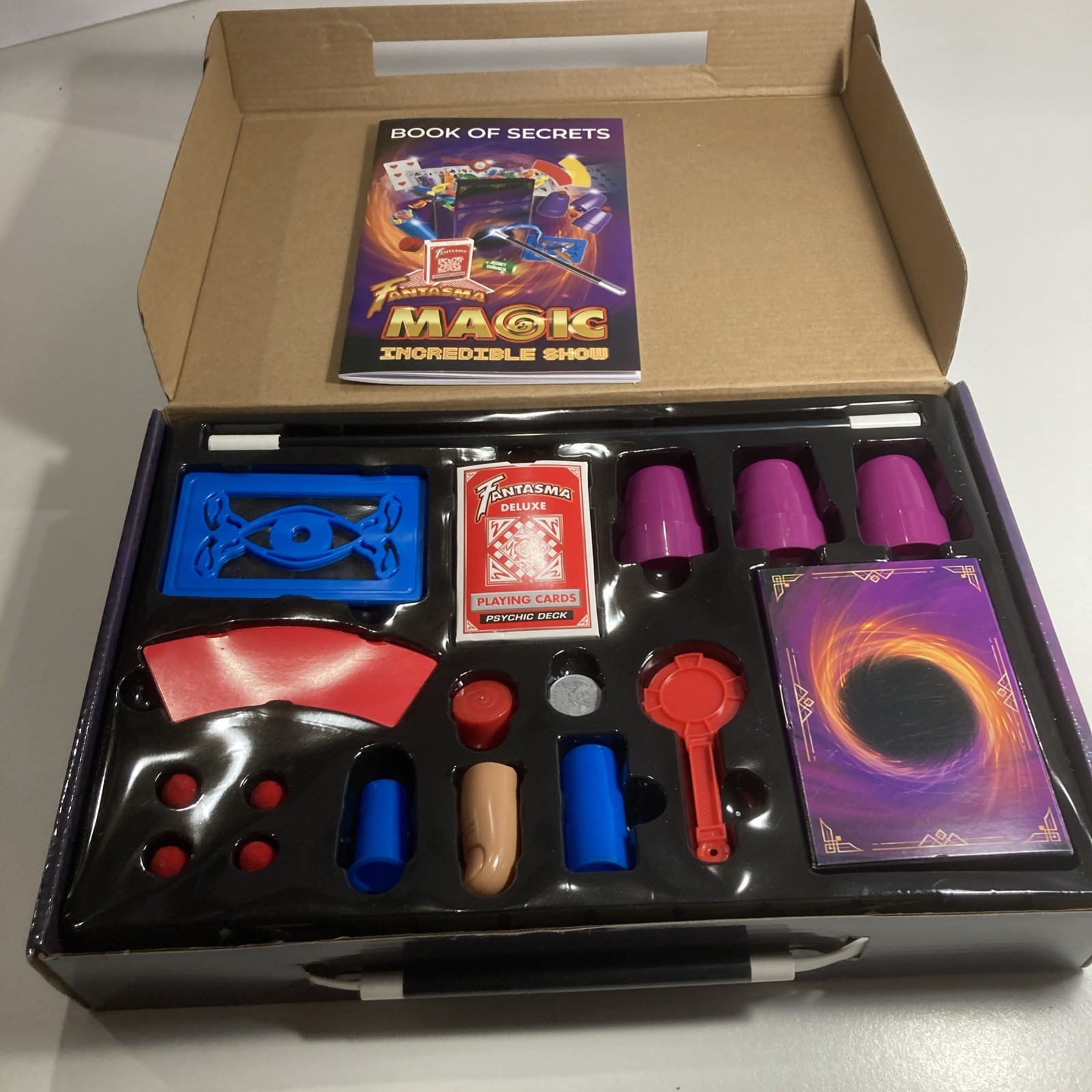 Fantasma Astounding Magic Kit 150 Tricks & Grand Illusions Pre-owned
