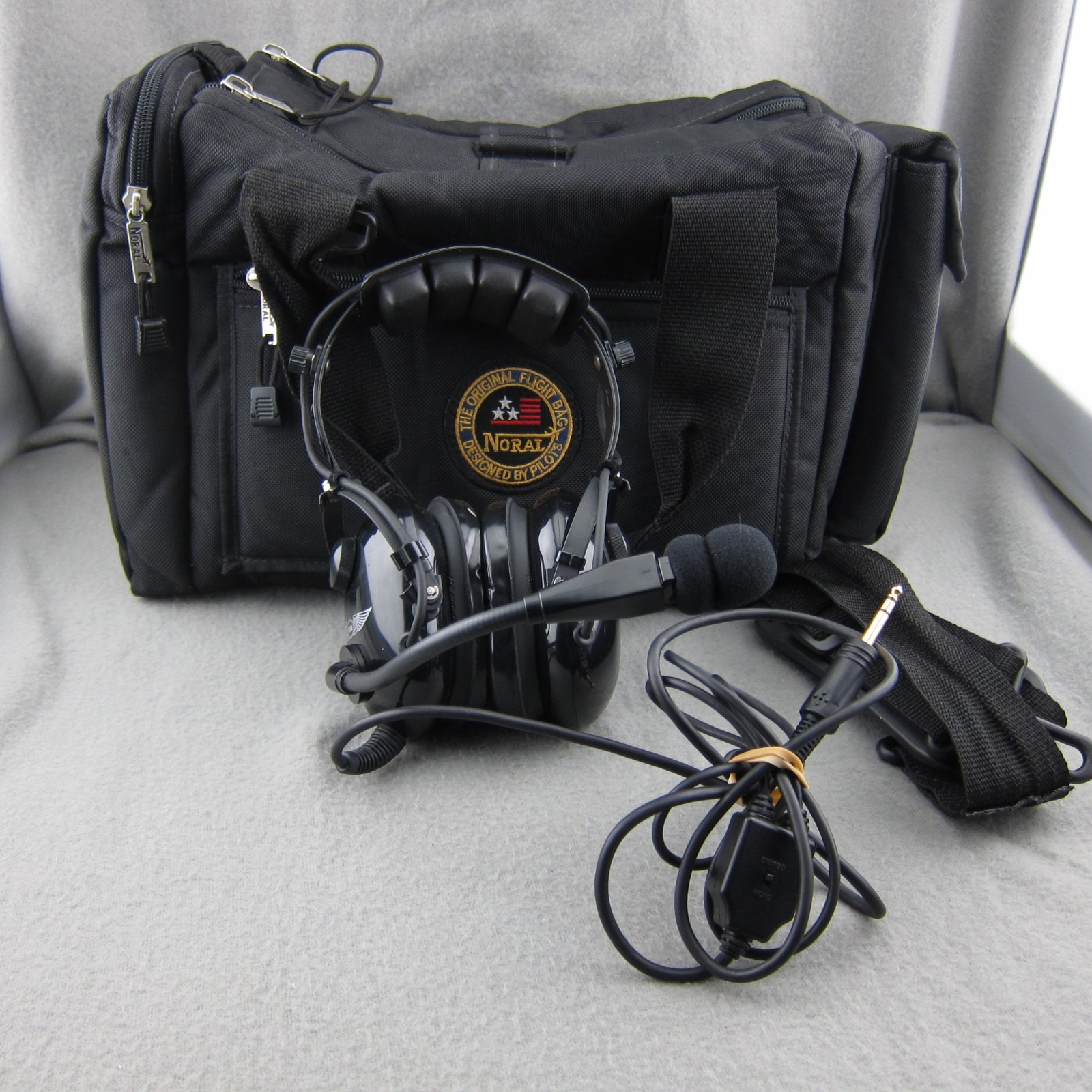 ASA Air Classics Aviation Headset Two-Prong Plug Black Pilot w/Flight Bag Tested