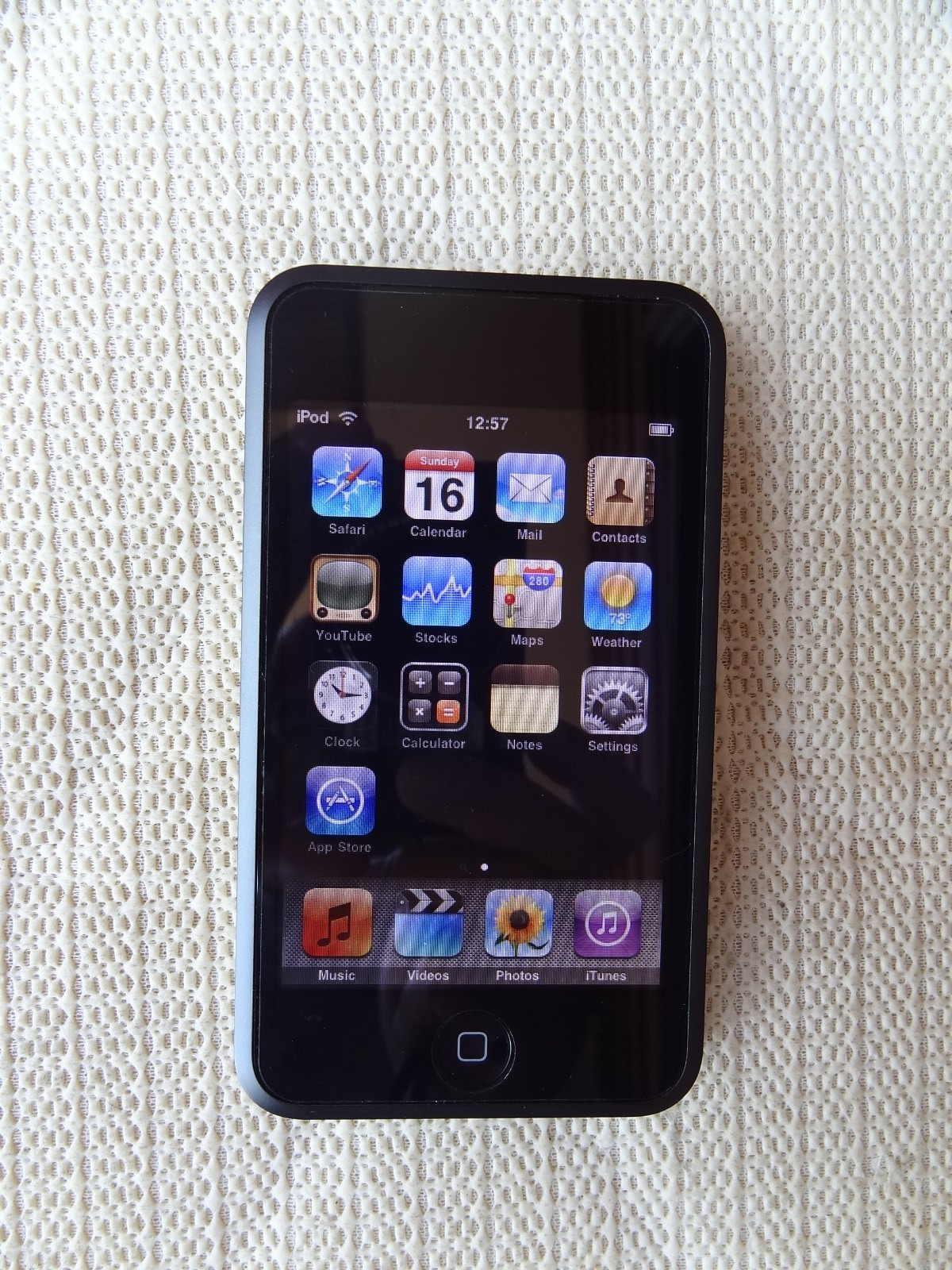 Apple iPod Touch A1213 1st Generation Black 32GB Tested Working