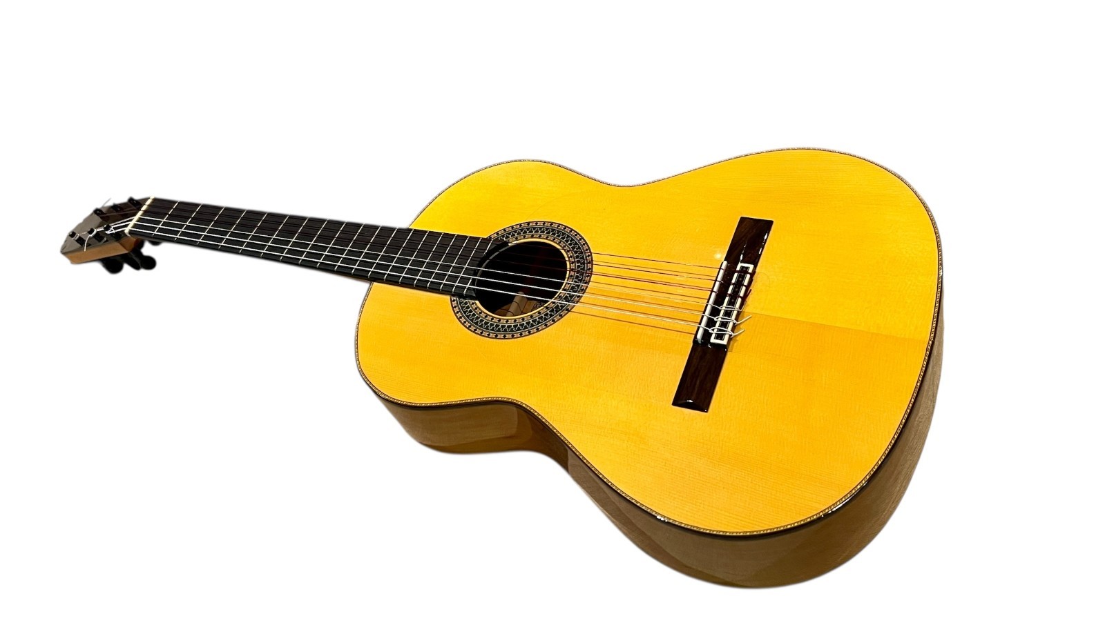 NEW Juan Montes Flamenco Guitar 132 w PEGS Cypress + Solid Spruce Top Made Spain