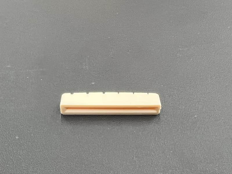 Folk W.D. Guitar Nut