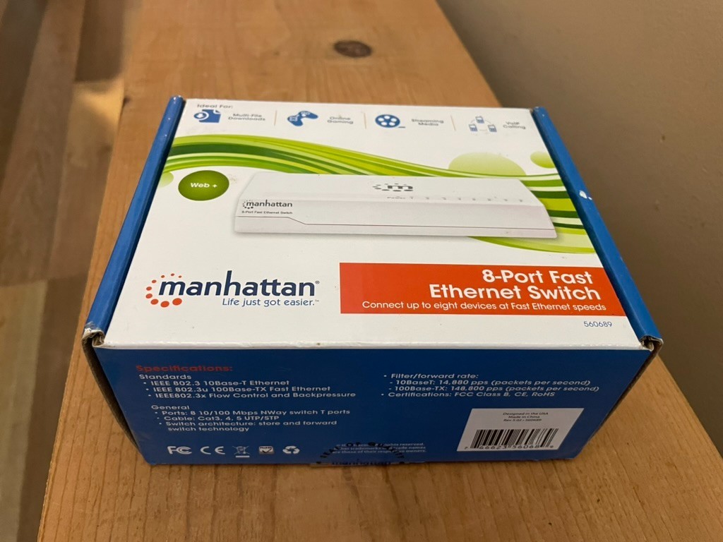Manhattan 8-Port Fast Ethernet Switch 560689 New Sealed 10/100 Mbps Network